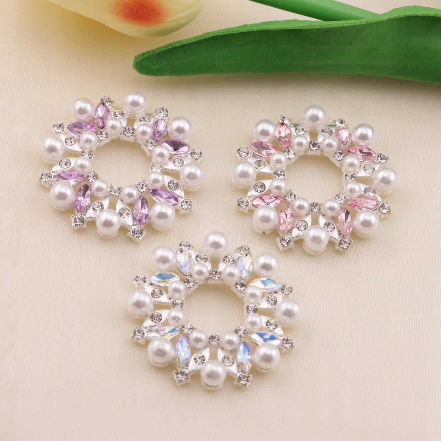 FS5267- 33mm Metal Round Flower Frame Charms