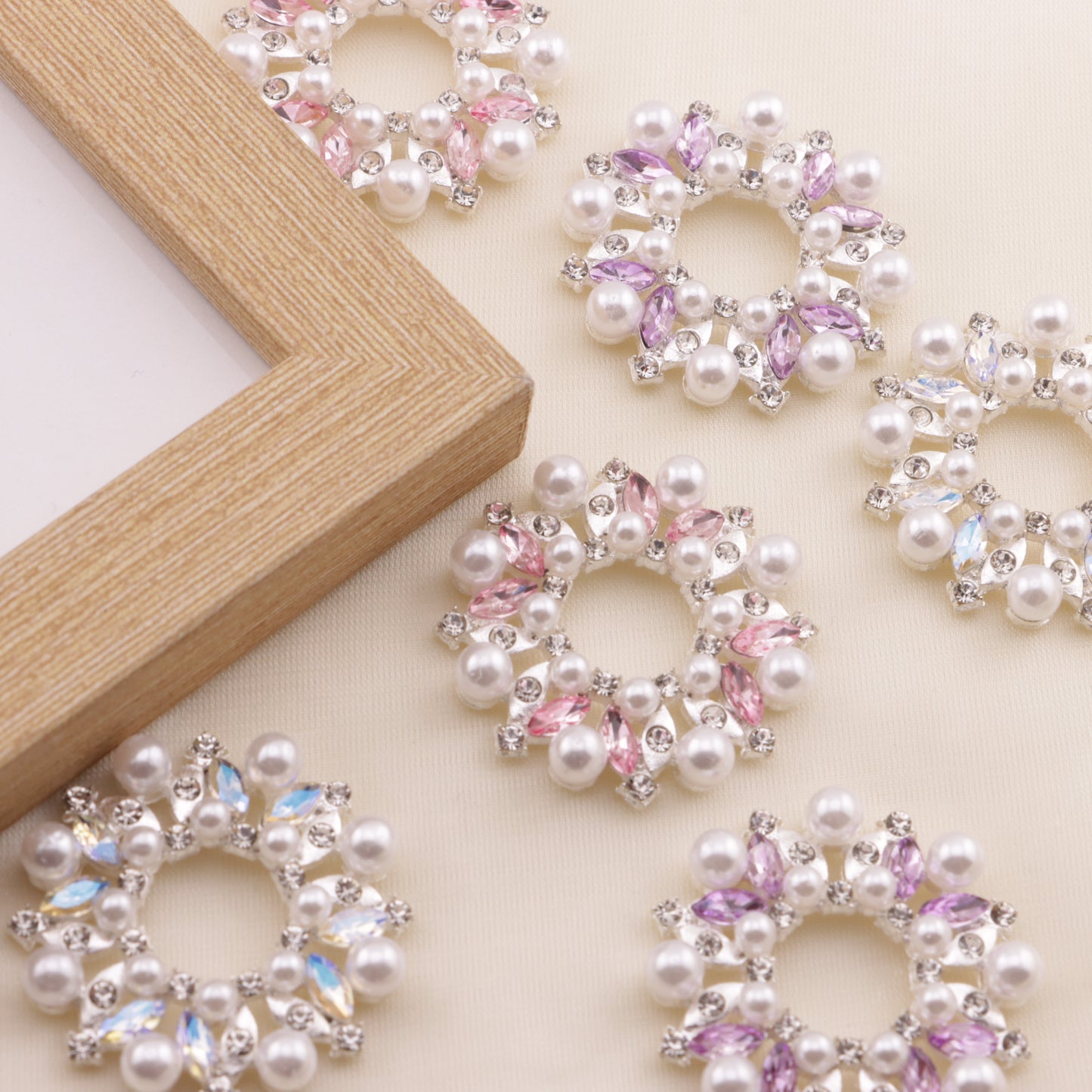 FS5267- 33mm Metal Round Flower Frame Charms