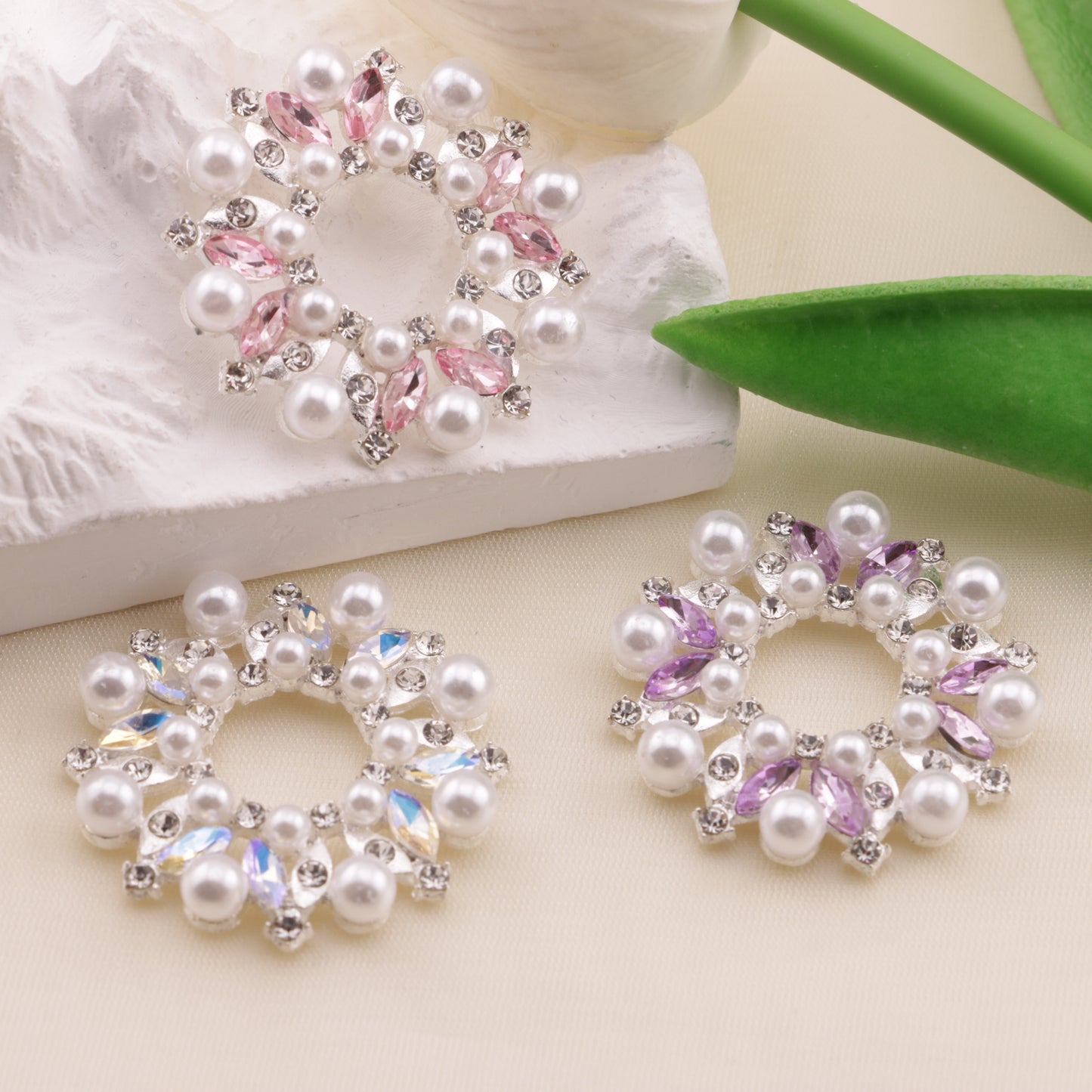 FS5267- 33mm Metal Round Flower Frame Charms
