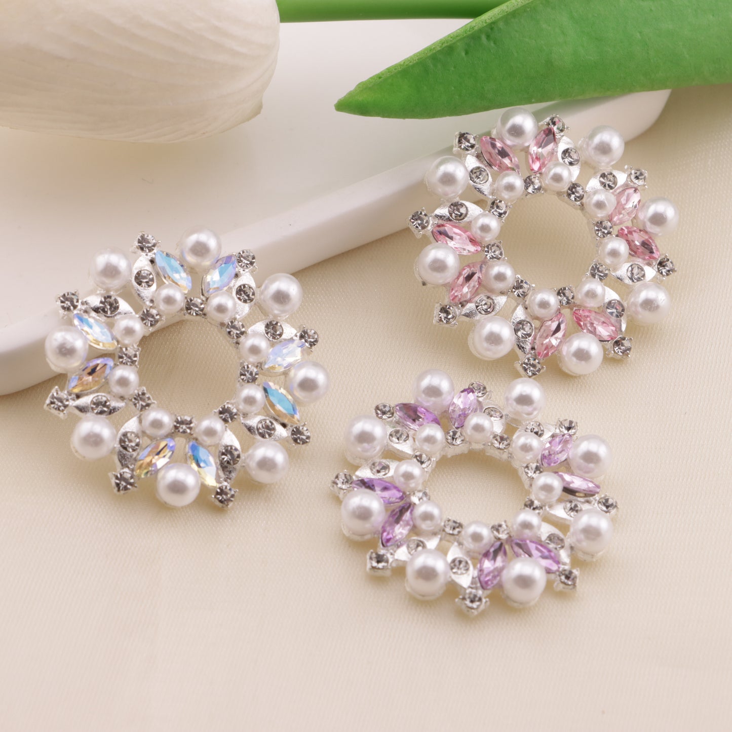 FS5267- 33mm Metal Round Flower Frame Charms