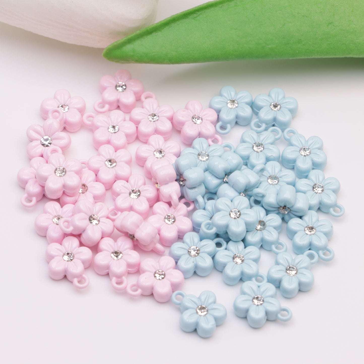 FS3254-8mm Alloy Flower Pendant