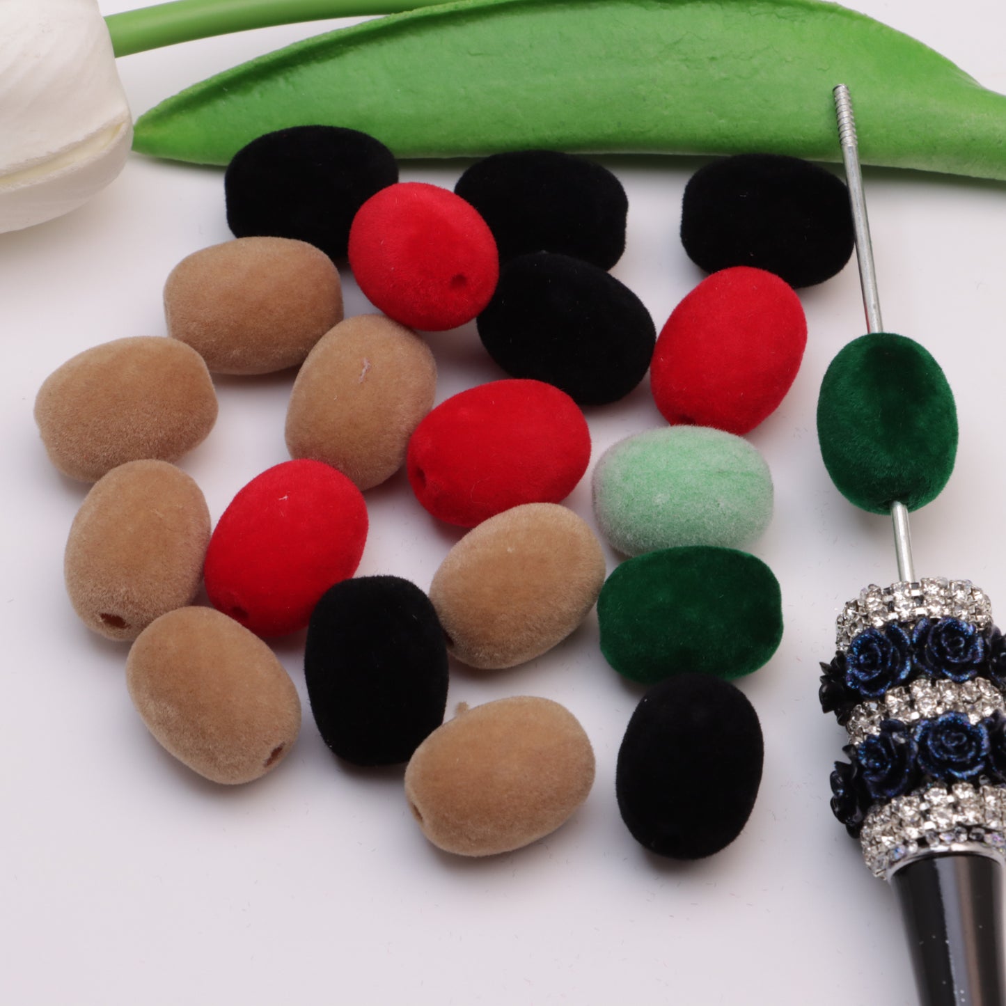 FS0052- 19mm Velvet Oval Beads