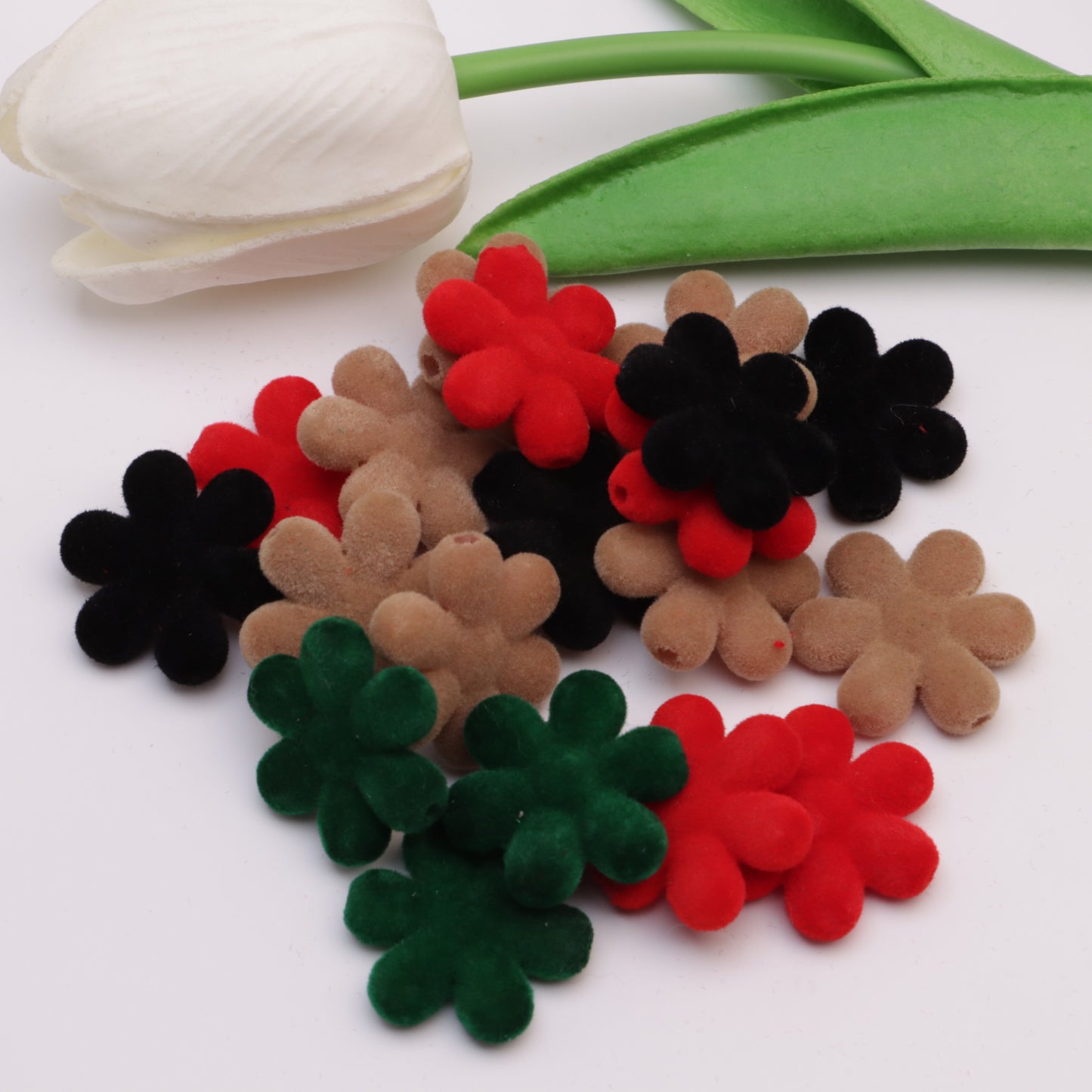 FS0053- 24mm Velvet Snowflake Beads