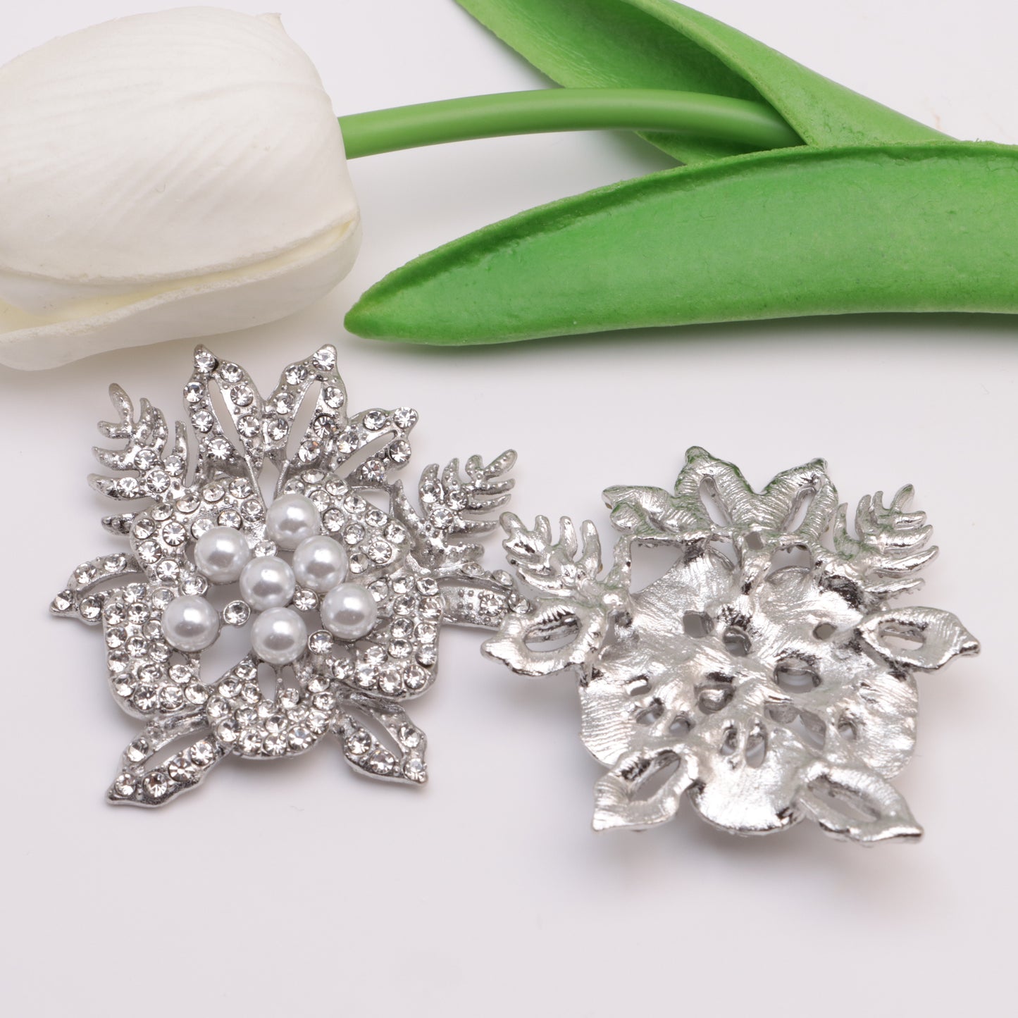FS5427- 50*56mm Flower With Leaf Metal Charms Pearl And Diamond-Added Flower Alloy Patches With Leaves