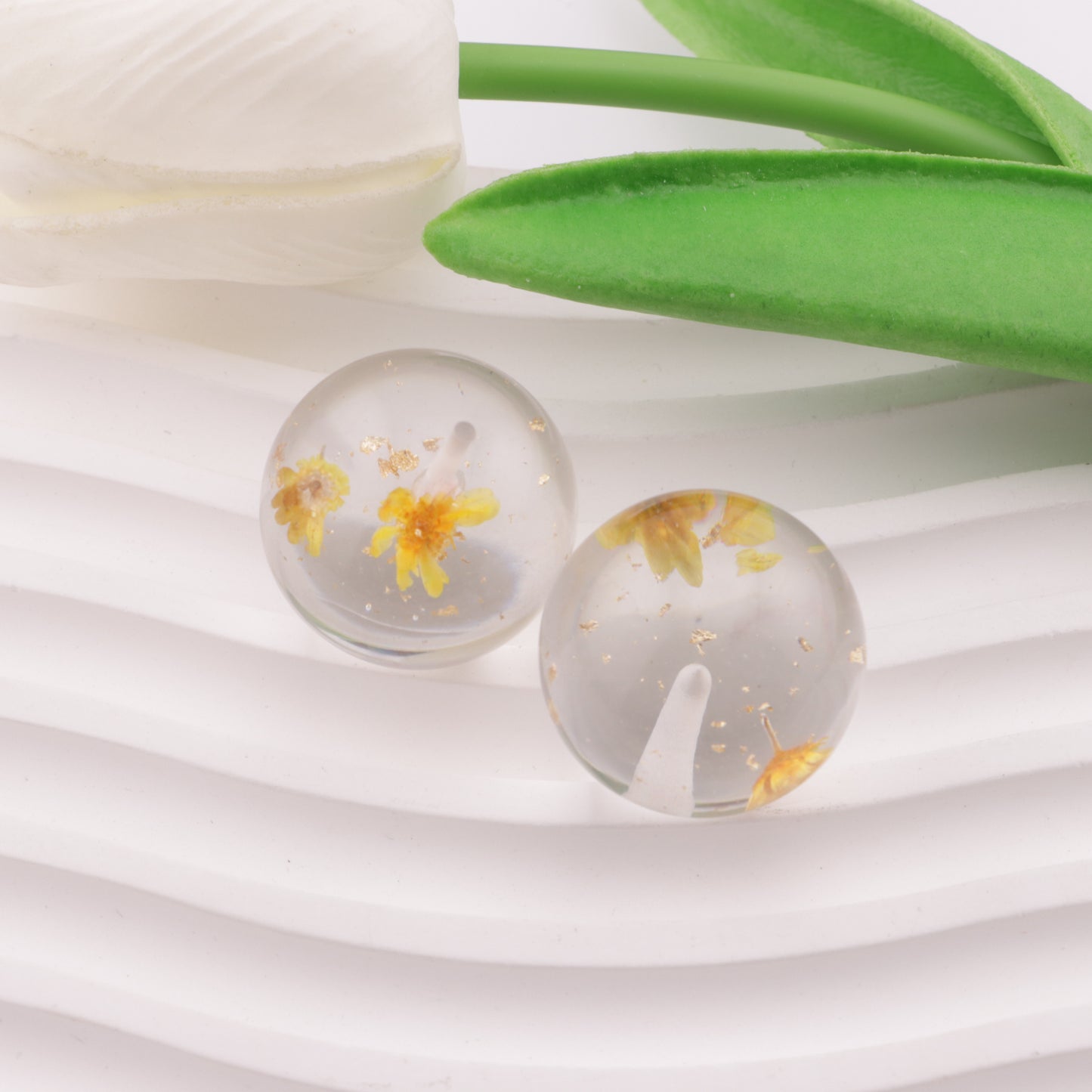 FS4294- 25mm Gold Foil Dried Flower Half-Hole (Can Be Used As A Pendant)