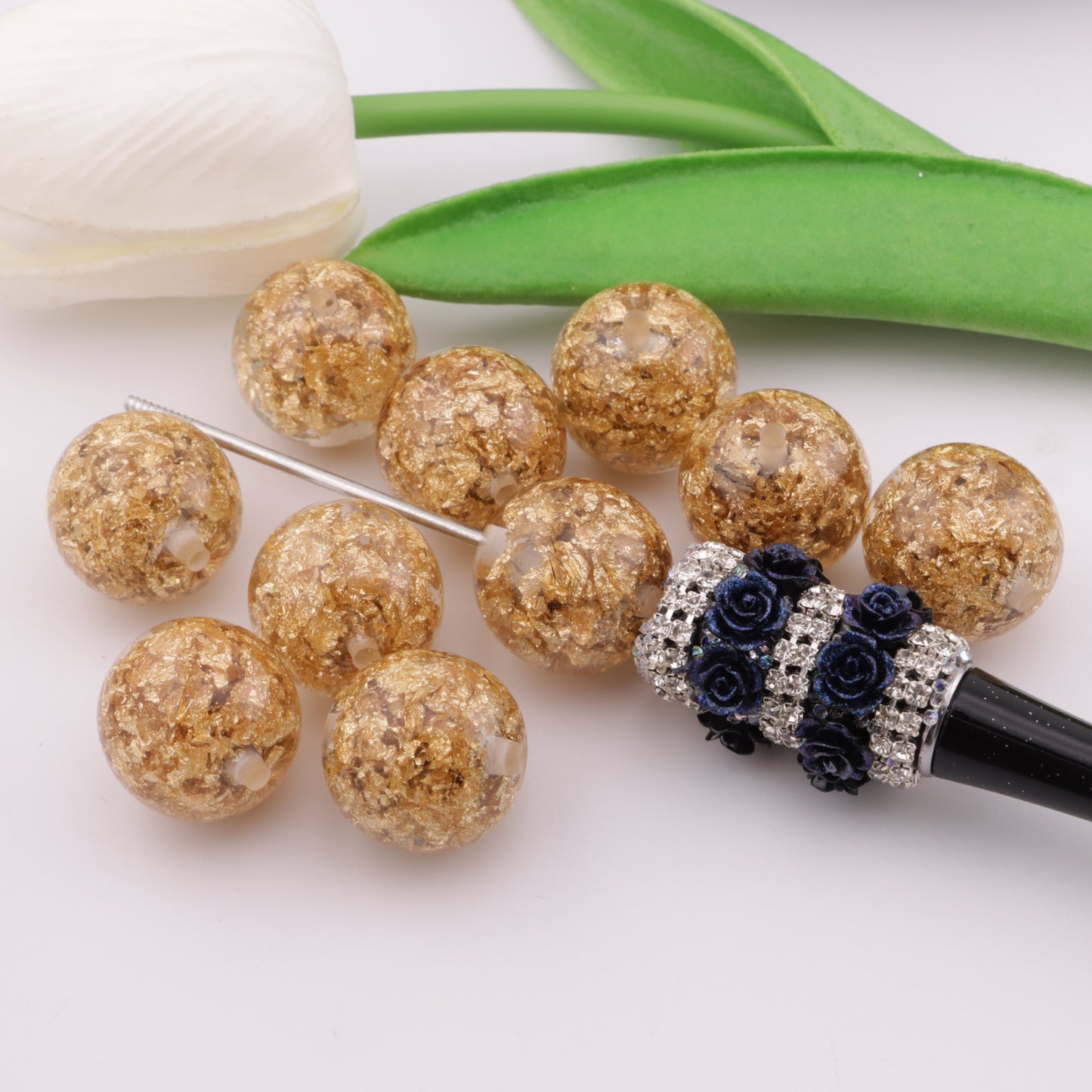 FS5488- 20mm Gold Foil Resin Beads