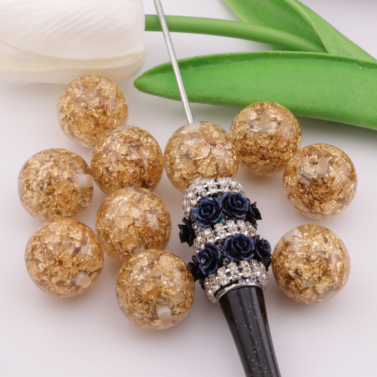 FS5488- 20mm Gold Foil Resin Beads