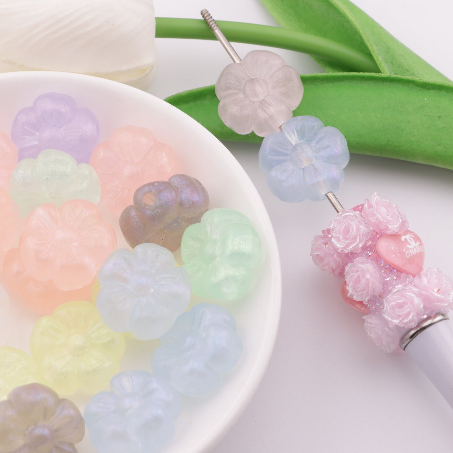 FS5041-19mm Petal Bottom Bead Luminous Glow FS5040- 4mm Ab White Pearl Beads White Pearl Beads No Fit Pen
