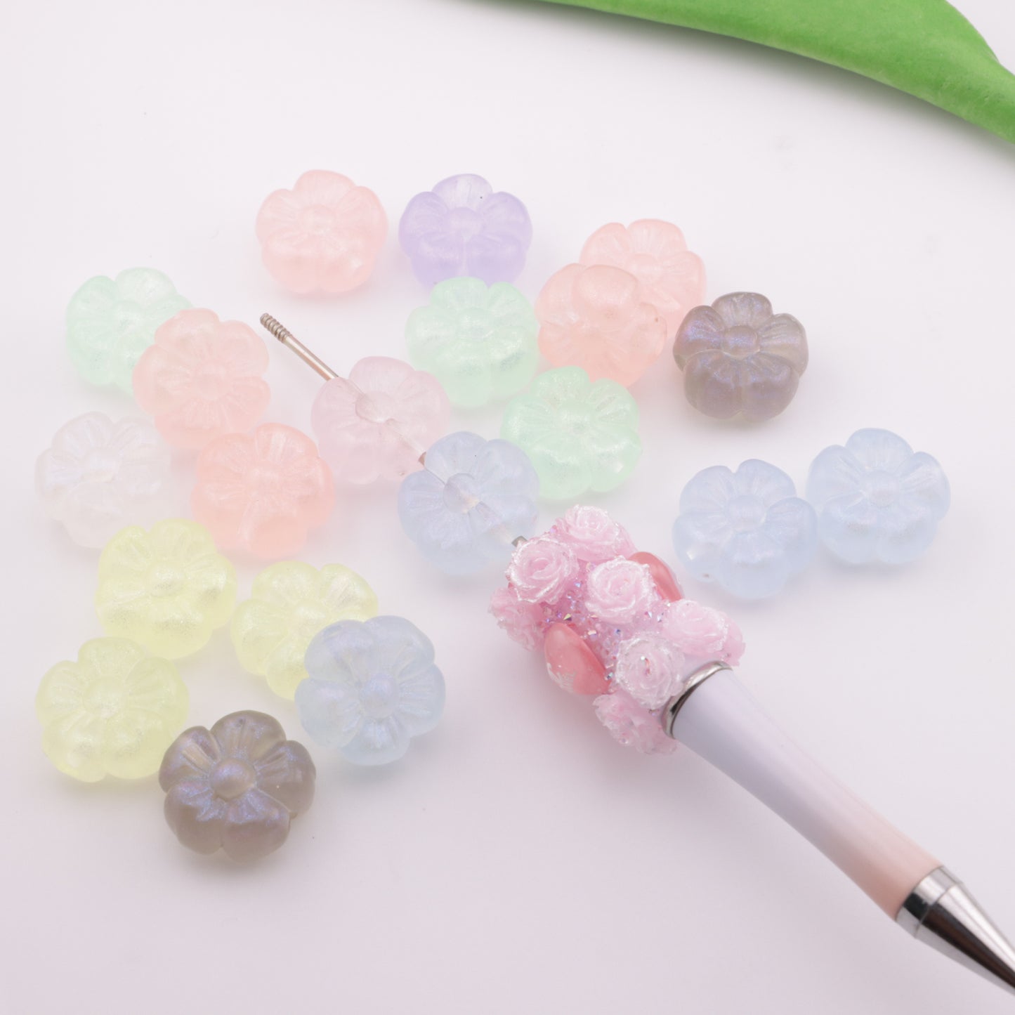 FS5041-19mm Petal Bottom Bead Luminous Glow FS5040- 4mm Ab White Pearl Beads White Pearl Beads No Fit Pen