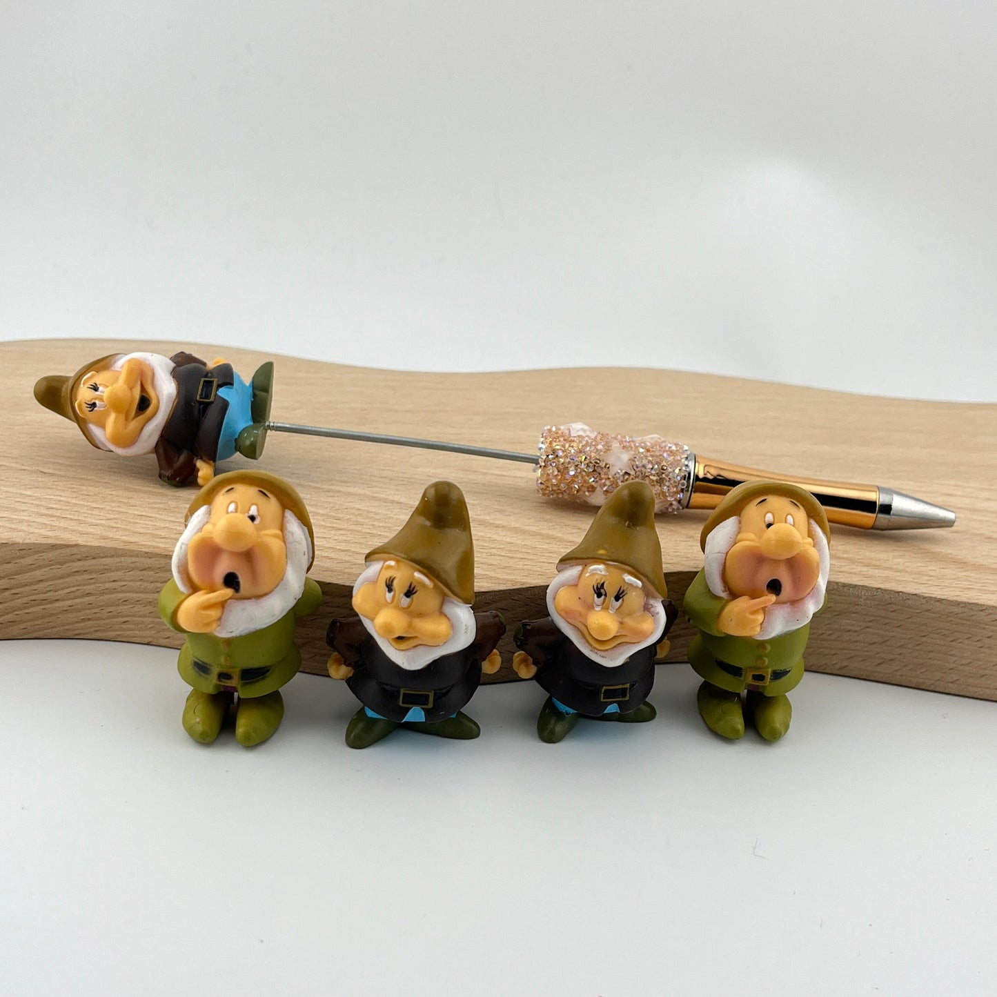 FS2075-6 Pieces Dwarf Resin Topper