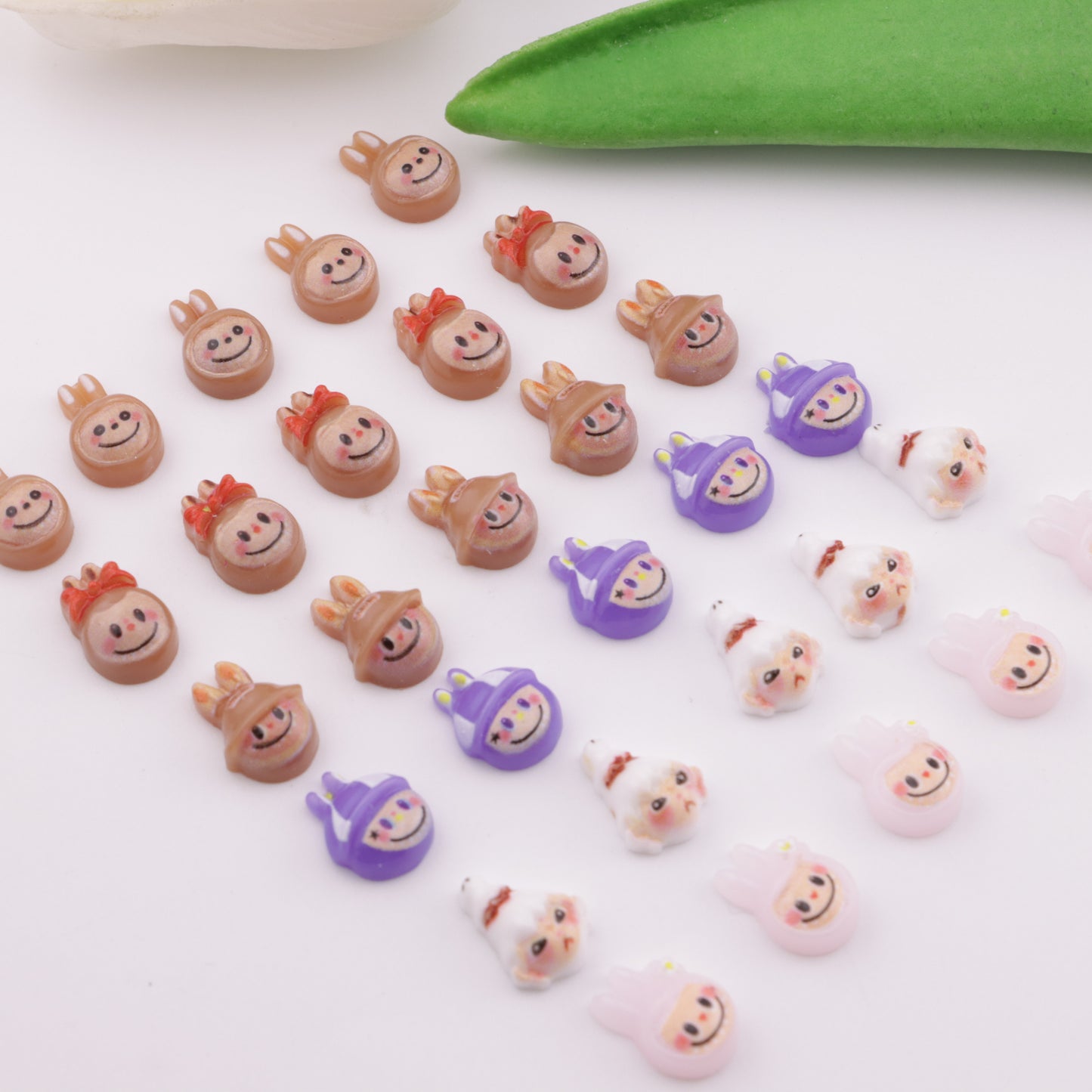 FS5666- Labubu Resin Patches