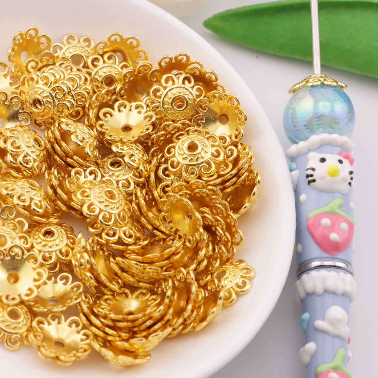 FS3485- 10mm Golden Flower Holder Separator Beads (Pen Can Pass Through)