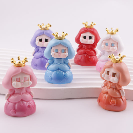 FS5632- Crown Crying Doll Trendy Collectible Cute Bead Ornaments