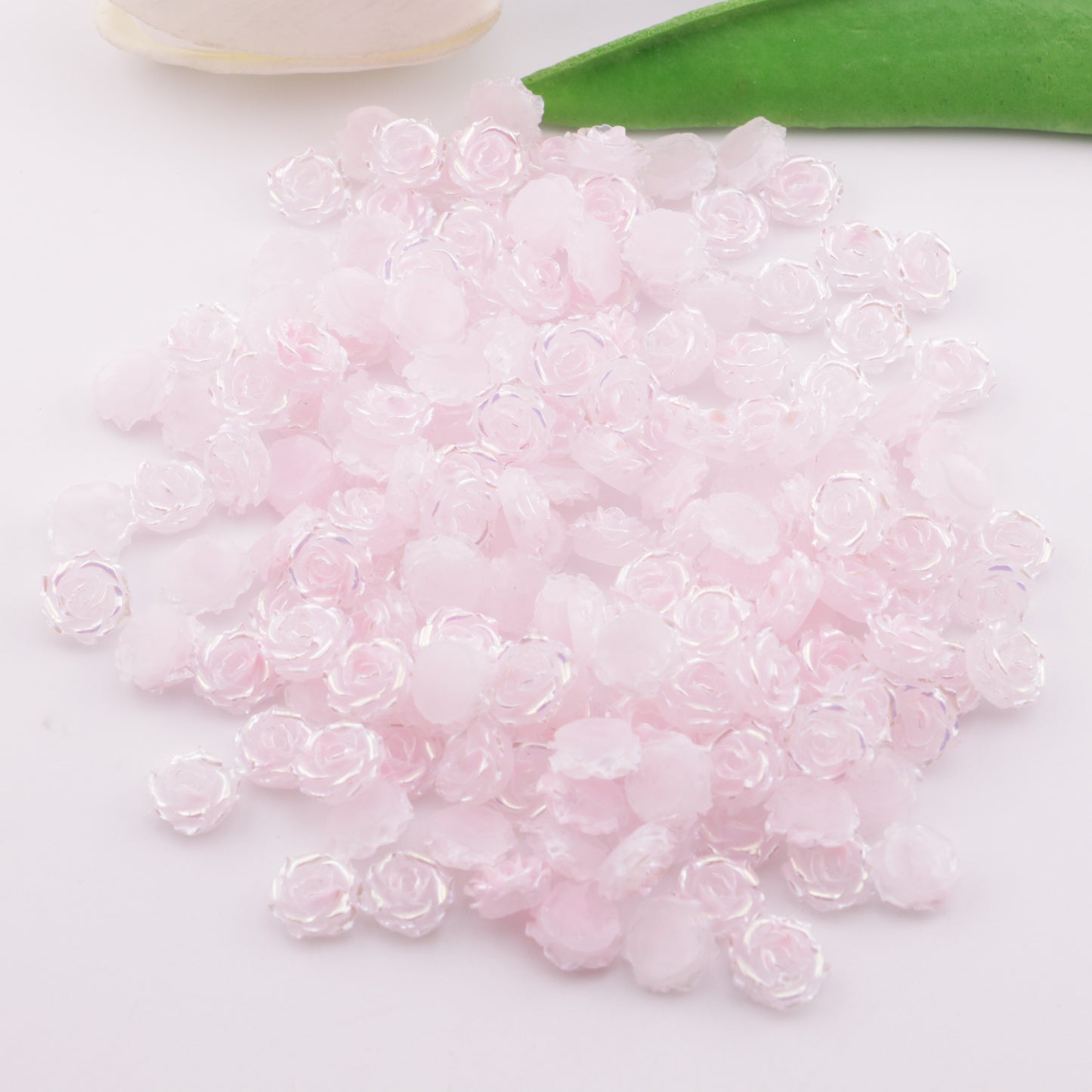 FS5469- 10mm Luminous Soft Flower Charms