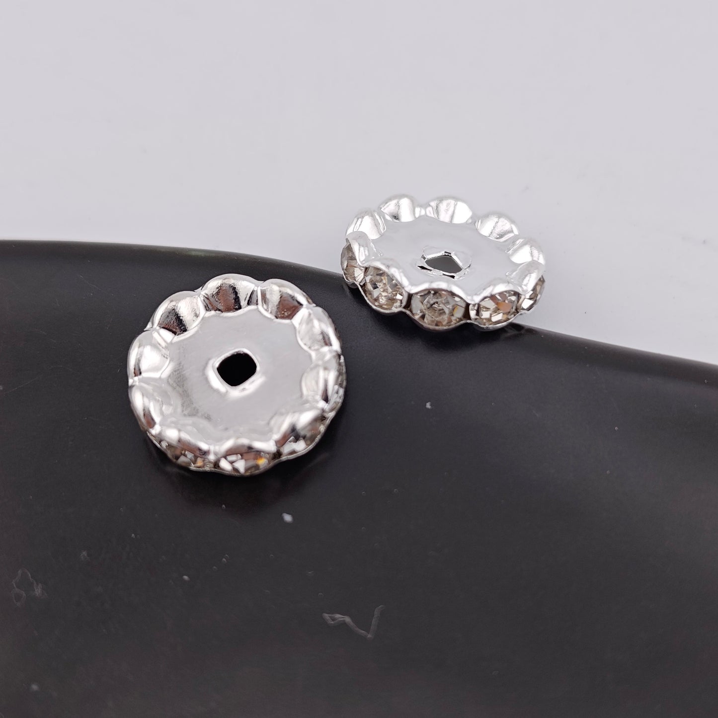 FS2352- 15mm 50 Pieces Wave Metal Spacers