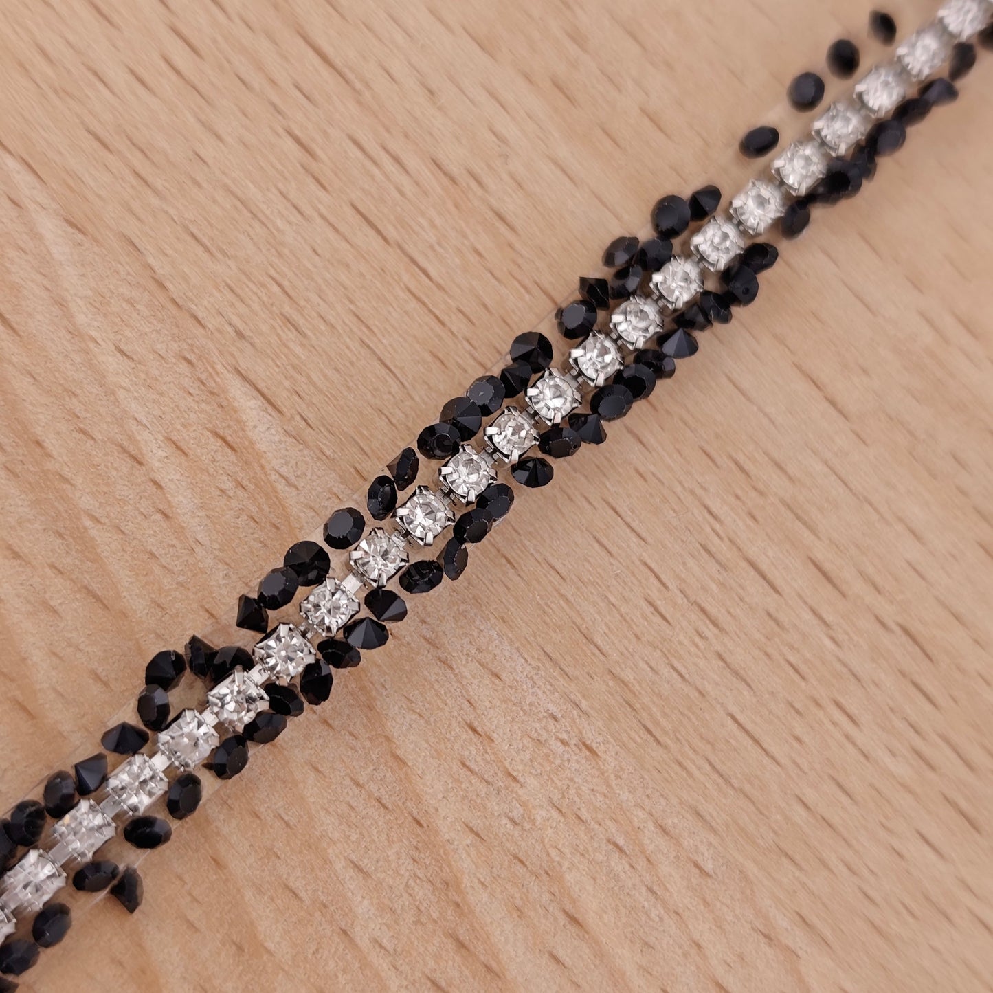 FS2994- 9mm Width Sugar Diamonds Wraps tapes With Silver Chain In Middle Diamonds Tapes for Making Fancy Beads