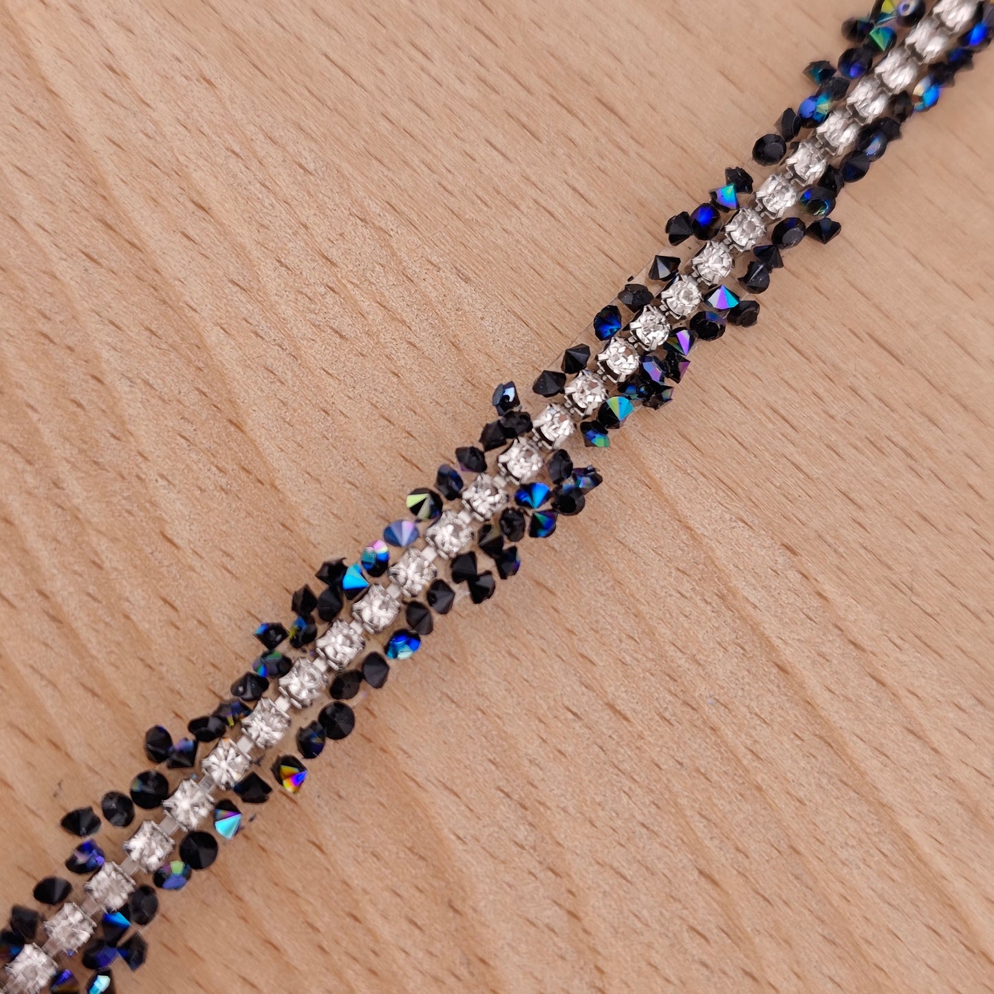 FS2994- 9mm Width Sugar Diamonds Wraps tapes With Silver Chain In Middle Diamonds Tapes for Making Fancy Beads