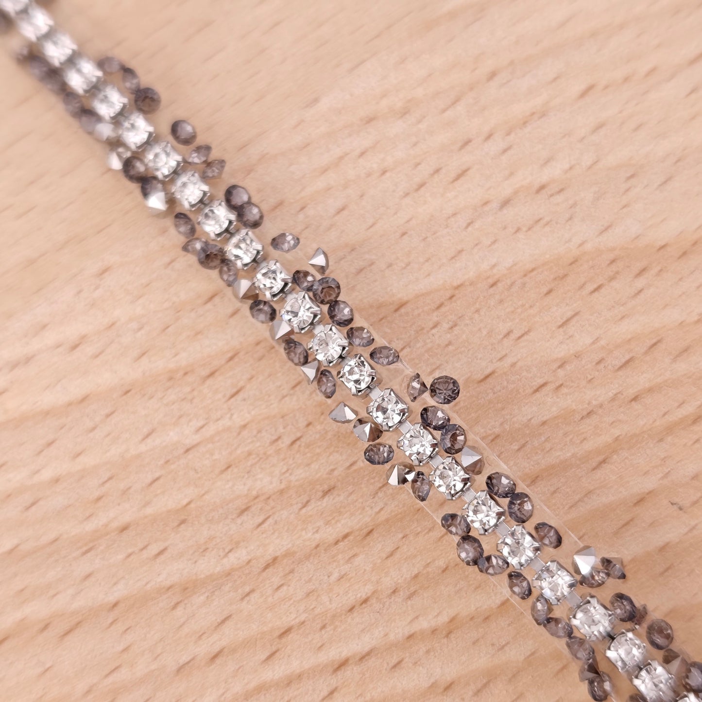FS2994- 9mm Width Sugar Diamonds Wraps tapes With Silver Chain In Middle Diamonds Tapes for Making Fancy Beads