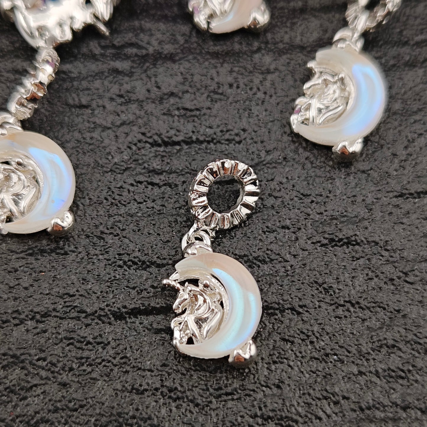 FS2854-Moon and Horse Spacers Charms