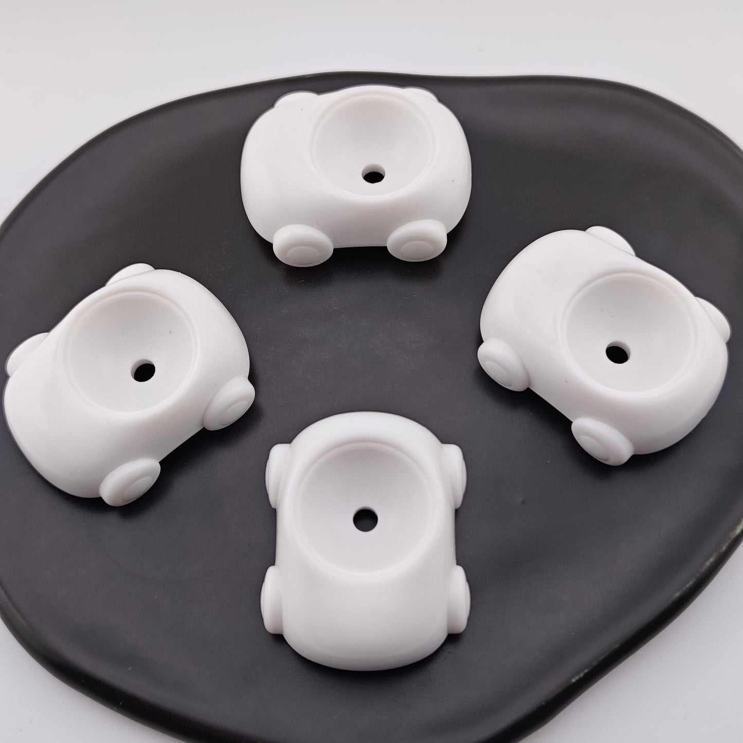 FS3075- 10 Pieces 38*30mm White Car Based Beads