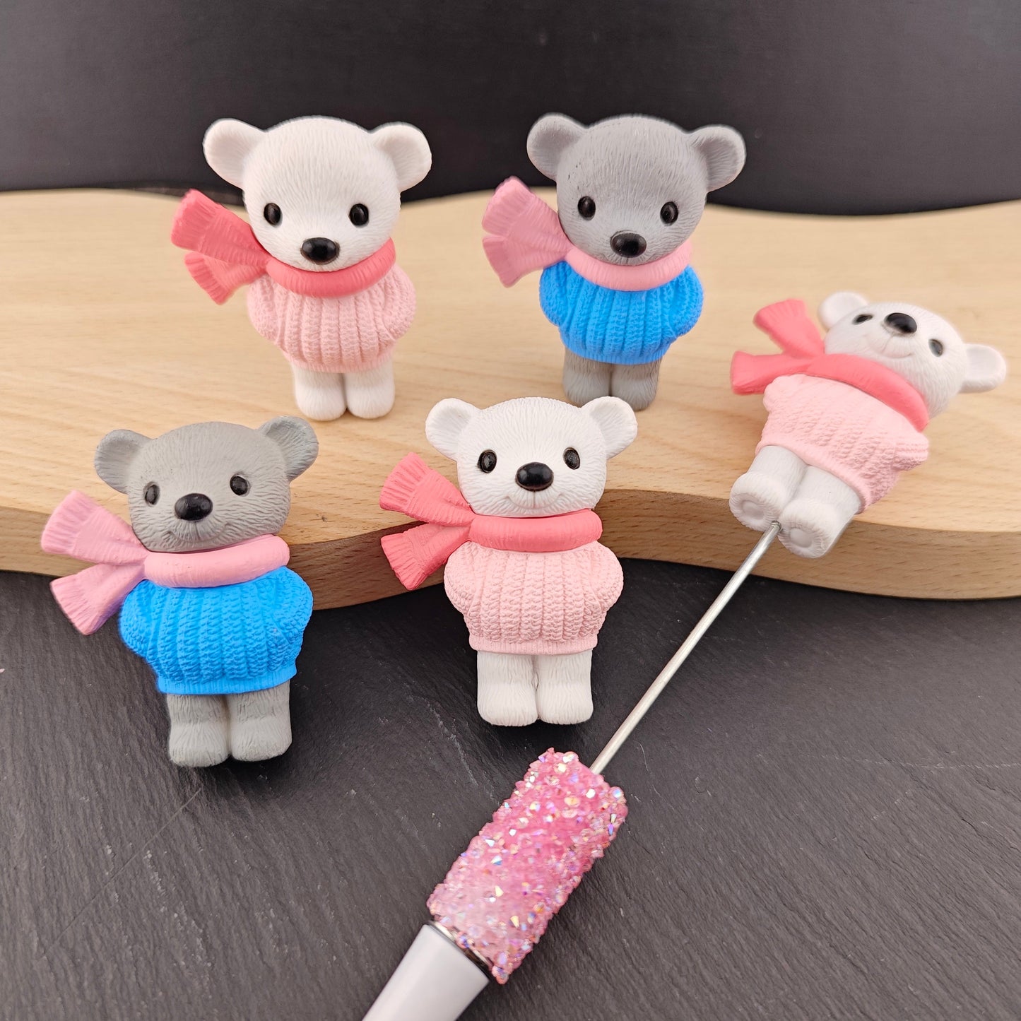 FS2704- 55mm Polar Bear with scarf Pen Toppers