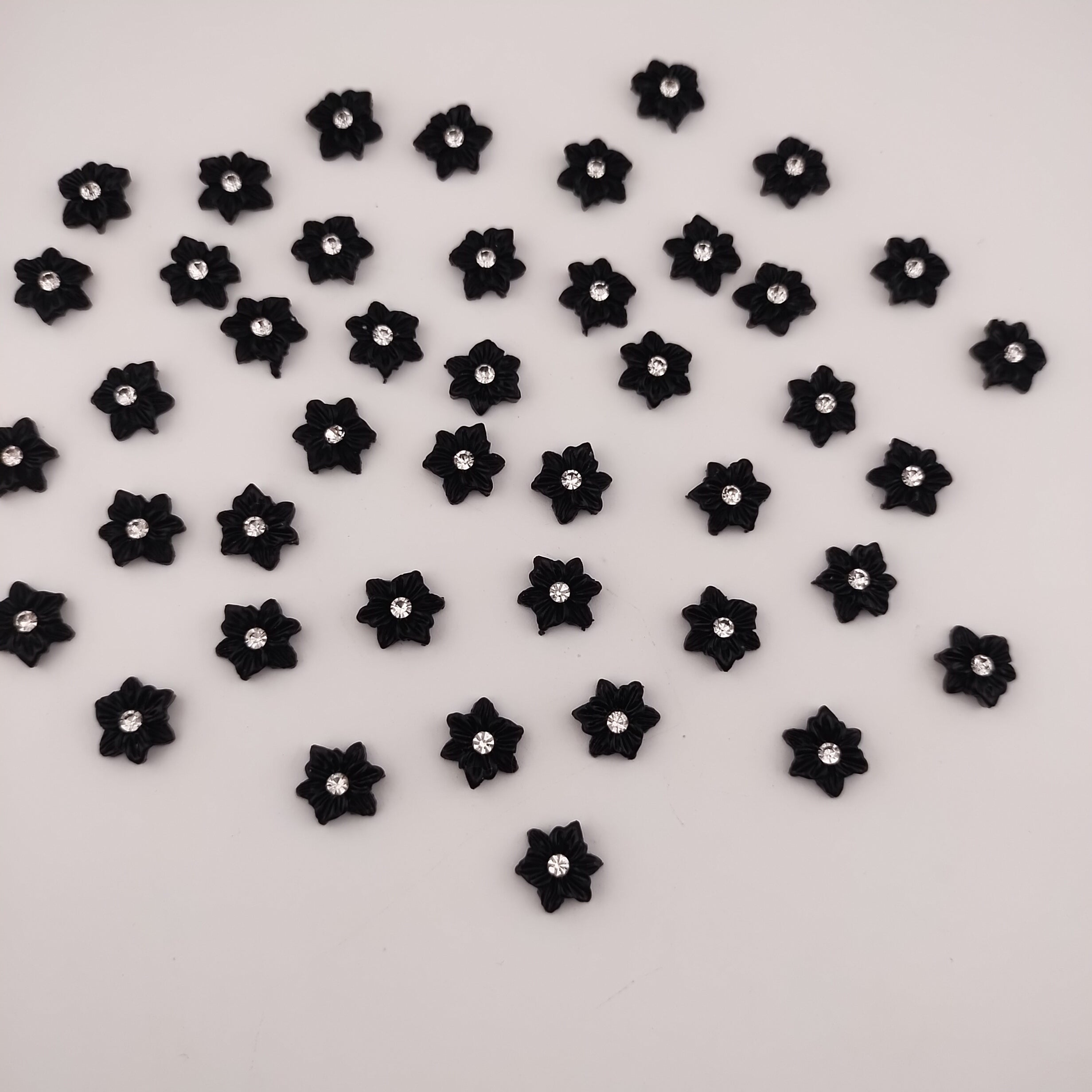 11MM Black Diamonds Flower Resin Accessories