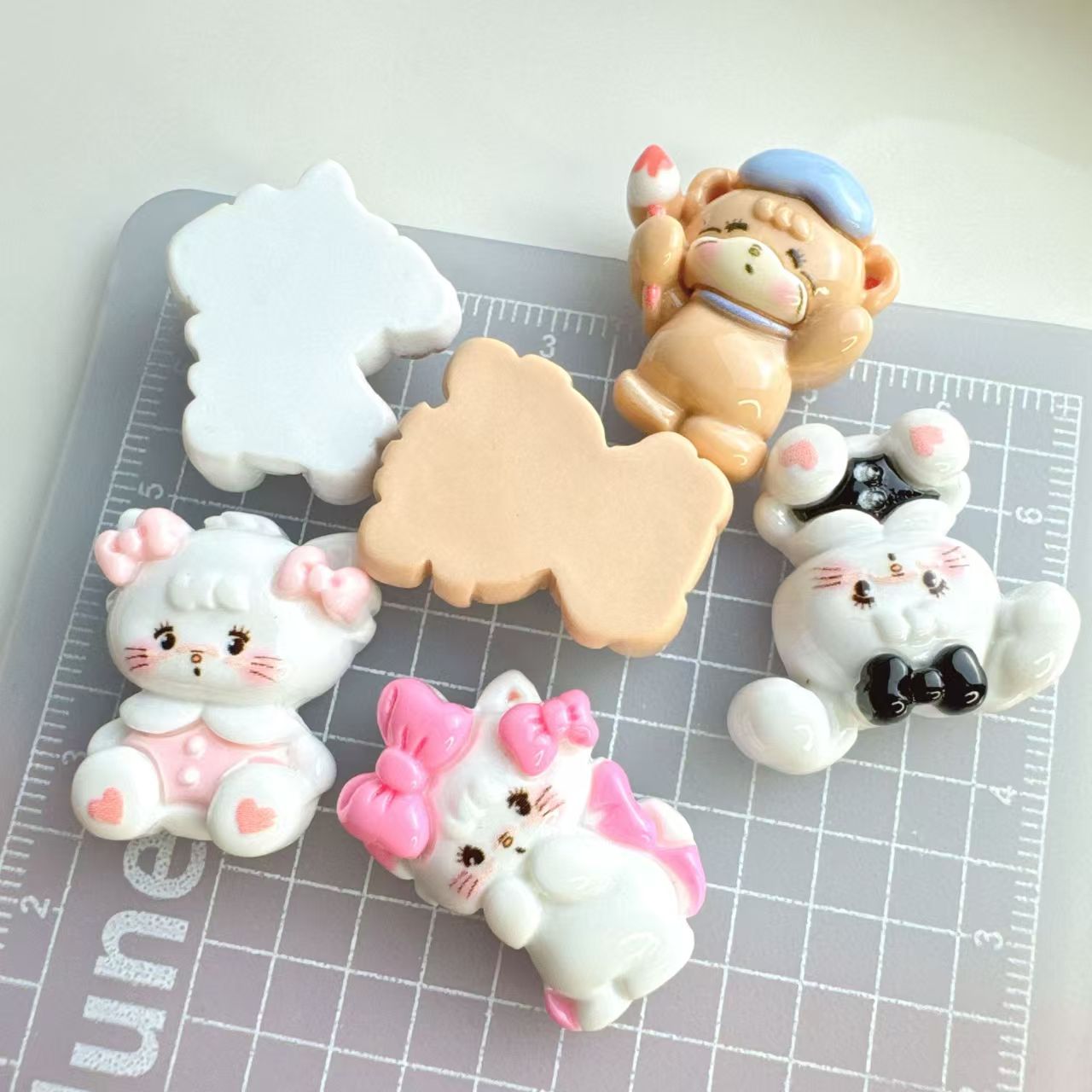 FS4142- Approximately 19×20mm Mikoo Resin Patches