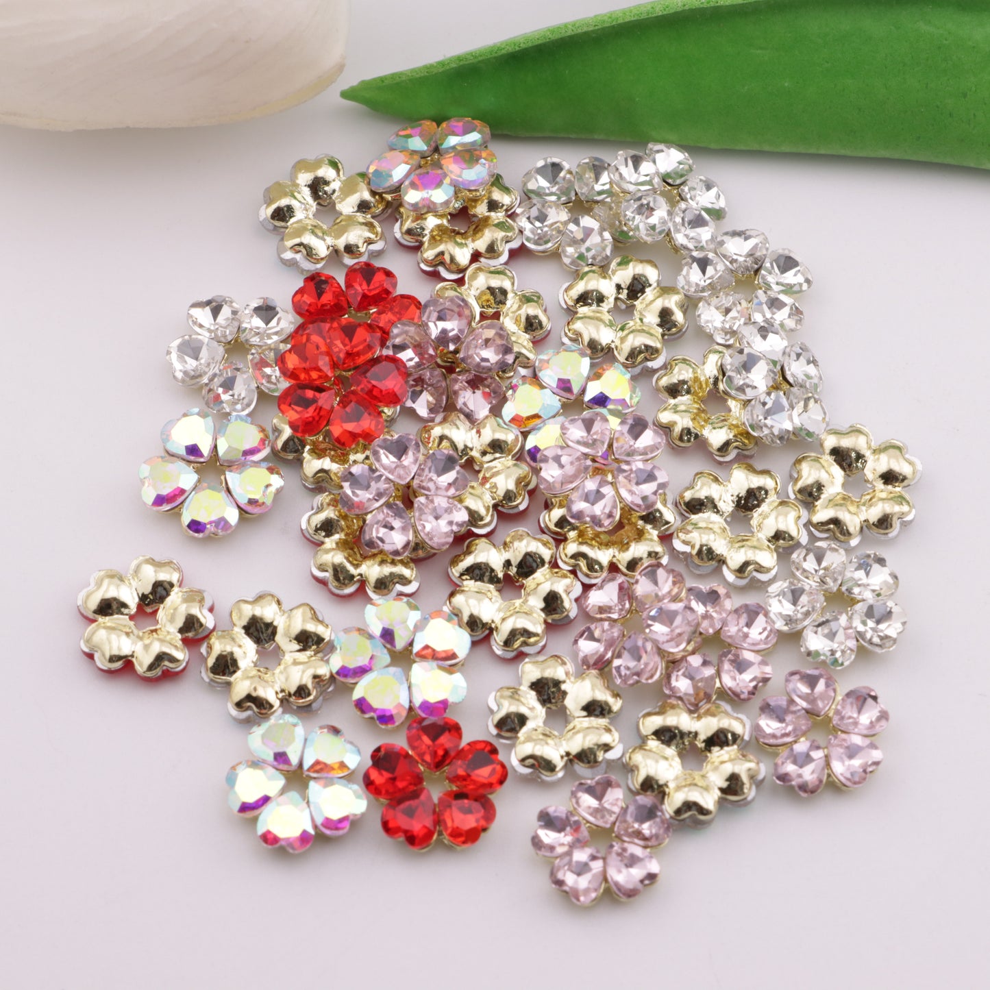 FS3994- 13*13mm Heart Flower Charms Five-Petal Heart-Shaped Flower Nail Stickers