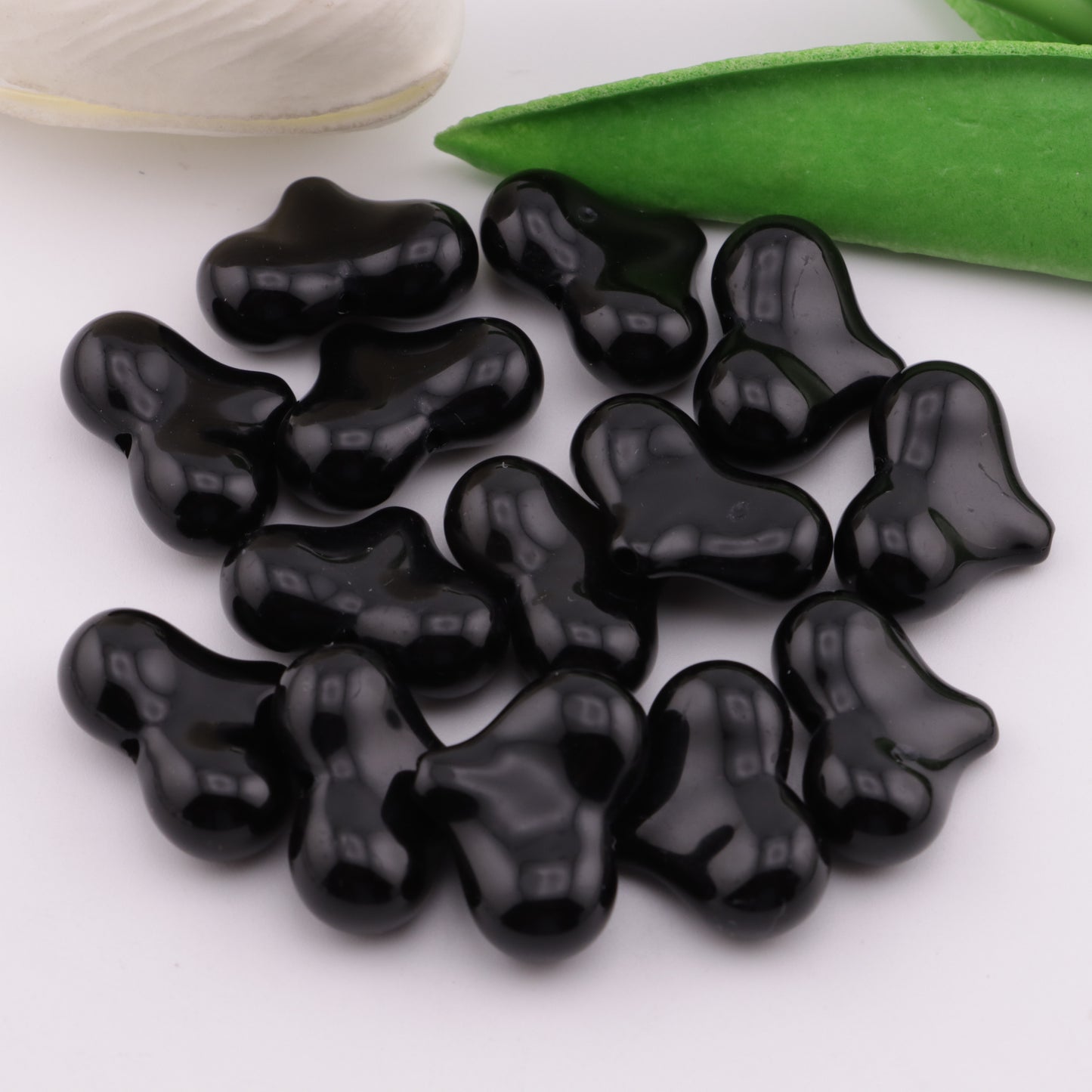 FS5708- 16×21mm Heart-shaped Acrylic Beads