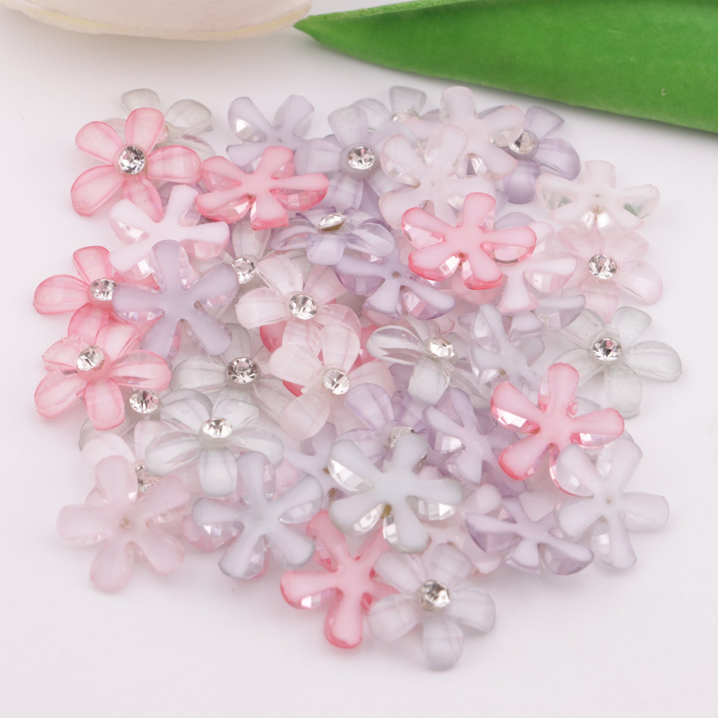 FS5903- 16mm Five-Petal Flower With Diamonds