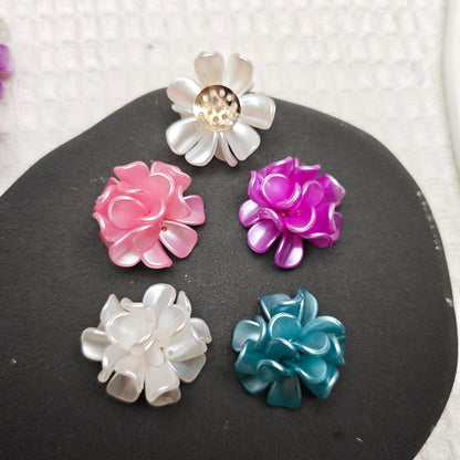 [KM6871]- 28mm 18 Petal Semi-Circle Flower Ball Charms