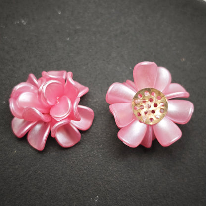 [KM6871]- 28mm 18 Petal Semi-Circle Flower Ball Charms