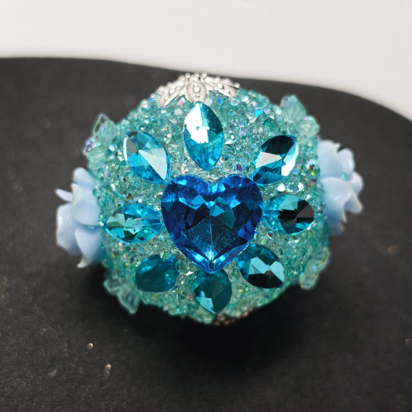 [KM6908]- 34mm Heart Horse Eyes Crystal Diamonds Fancy Beads