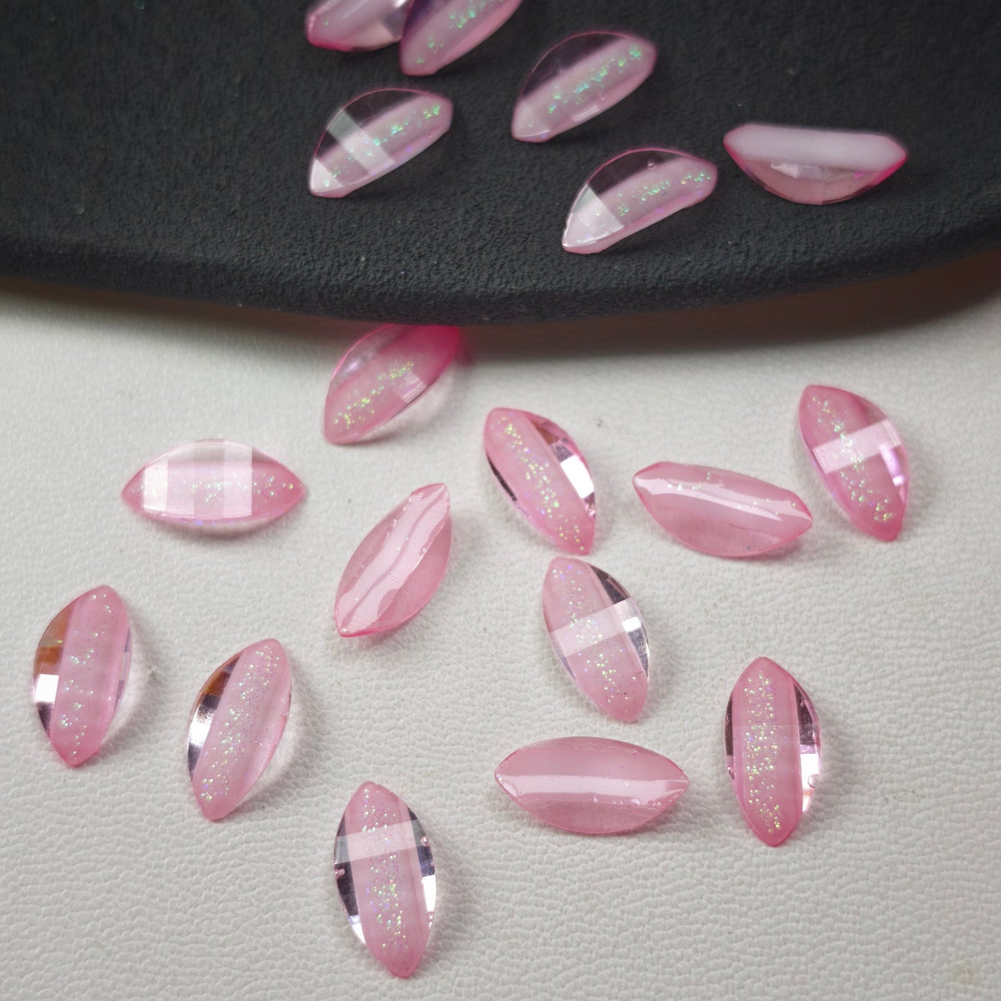 [KM6982]- 6mm*12mm Resin Horse Eyes Flower Petal Charms