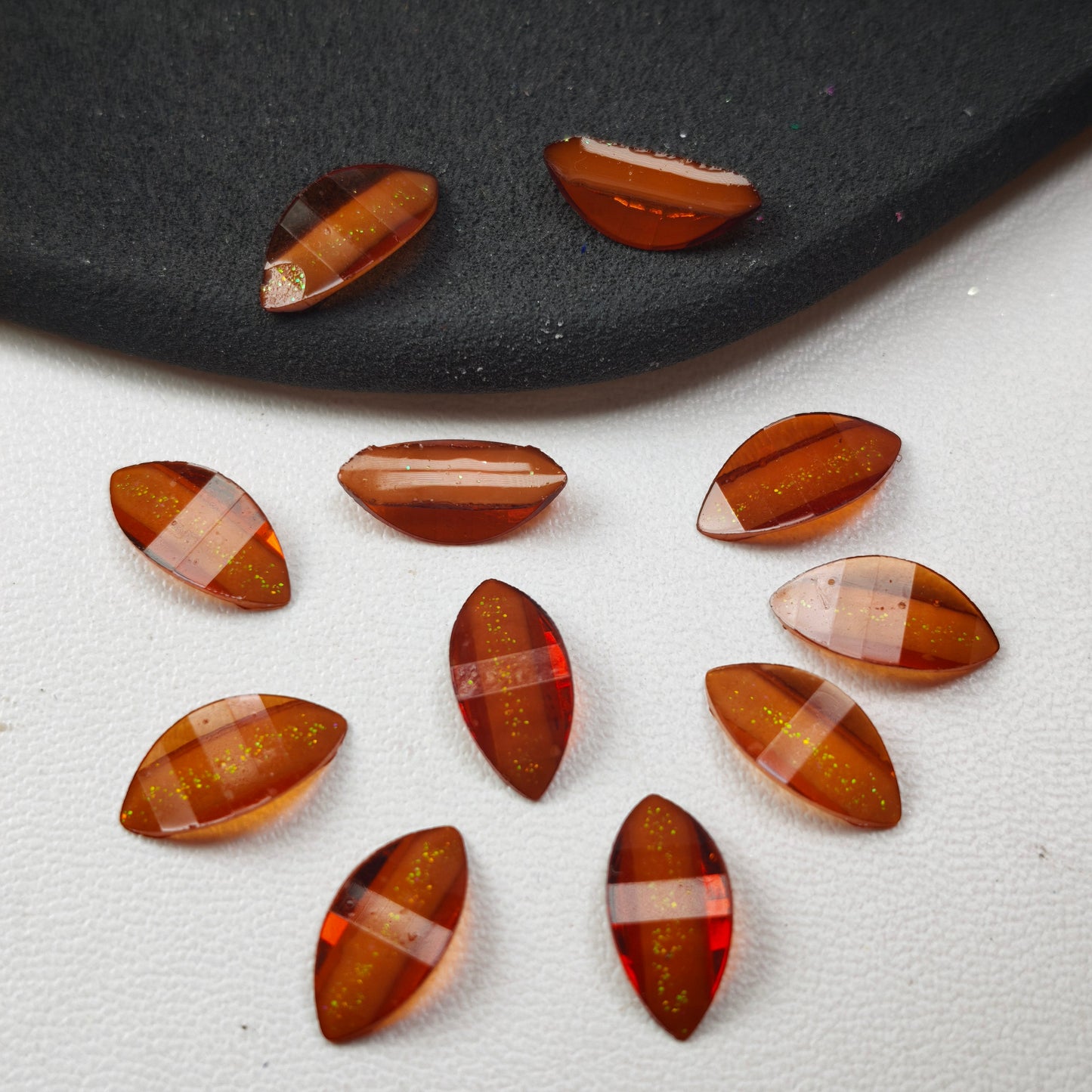 [KM6982]- 6mm*12mm Resin Horse Eyes Flower Petal Charms