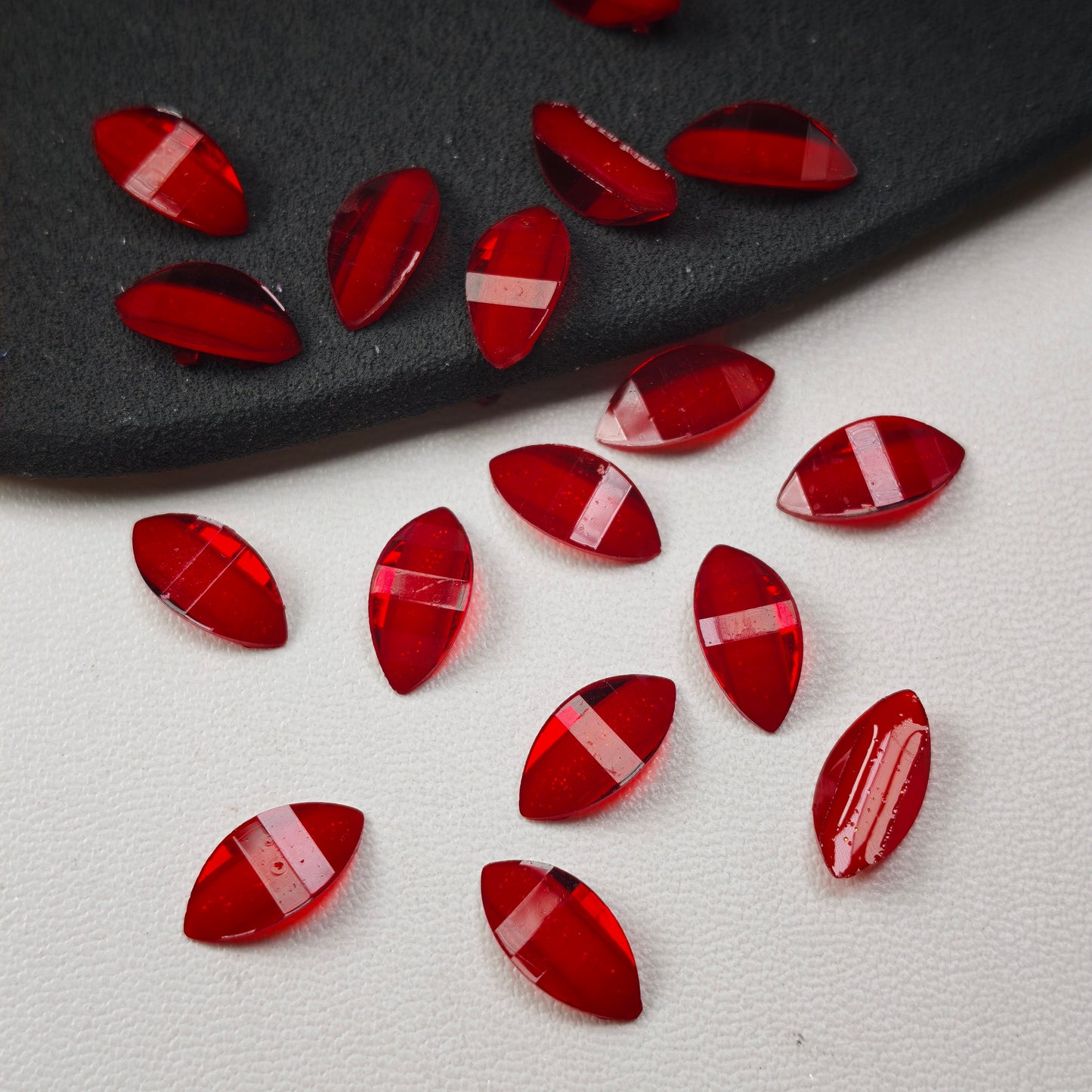 [KM6982]- 6mm*12mm Resin Horse Eyes Flower Petal Charms