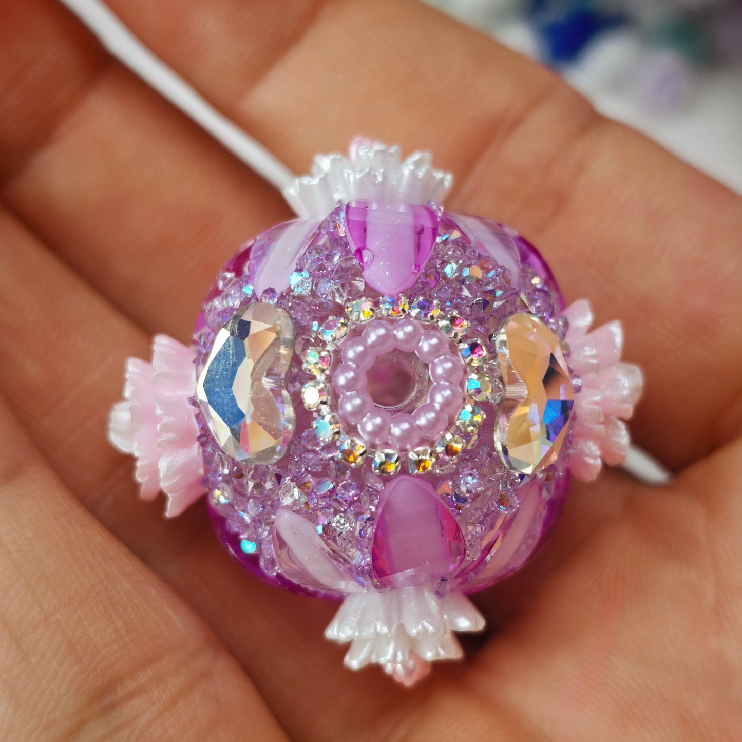Video- [KM6984]- 28mm Horse Eyes Flower Petal Fancy Beads
