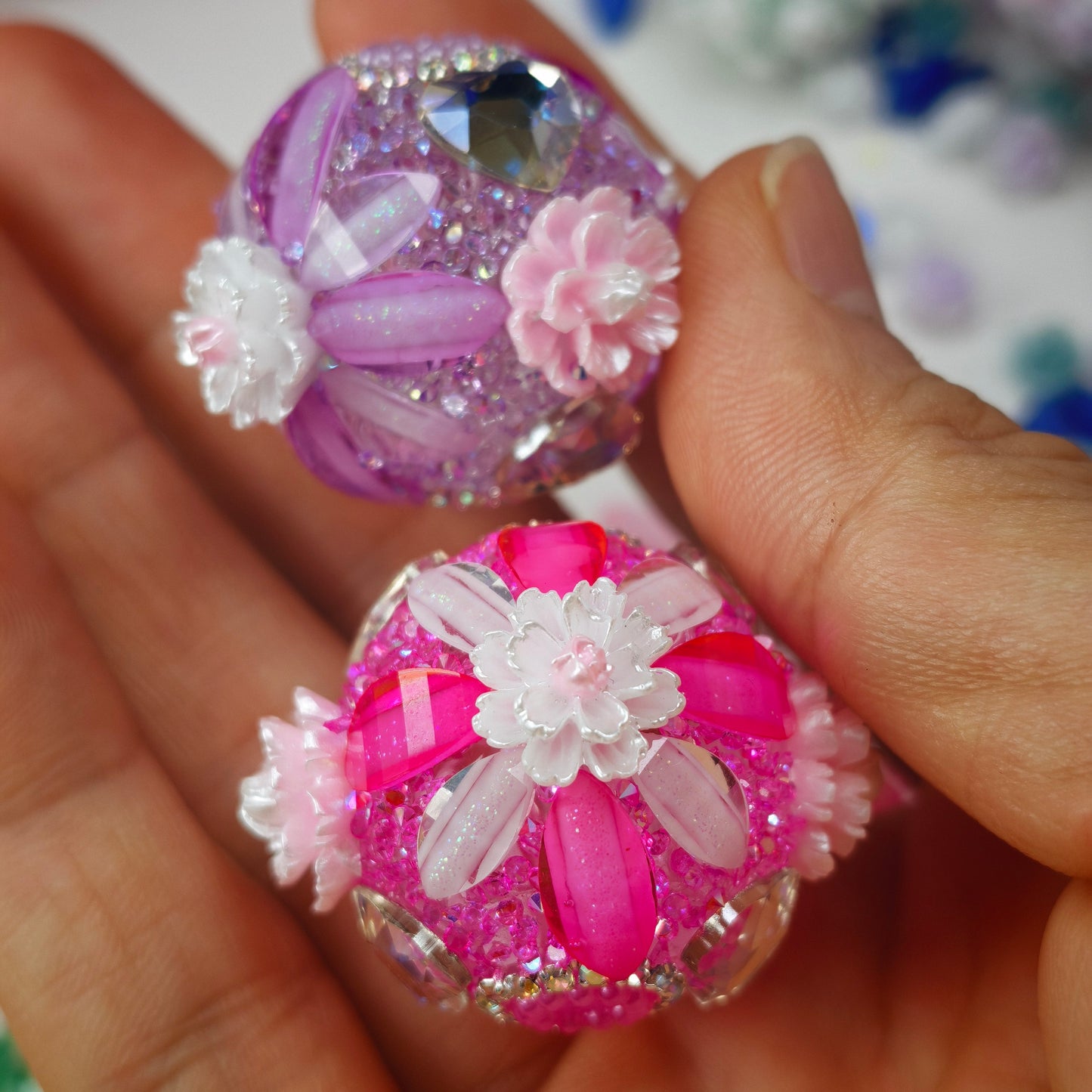 Video- [KM6984]- 28mm Horse Eyes Flower Petal Fancy Beads