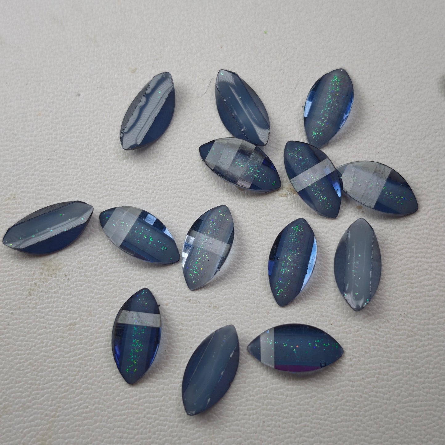 [KM6982]- 6mm*12mm Resin Horse Eyes Flower Petal Charms