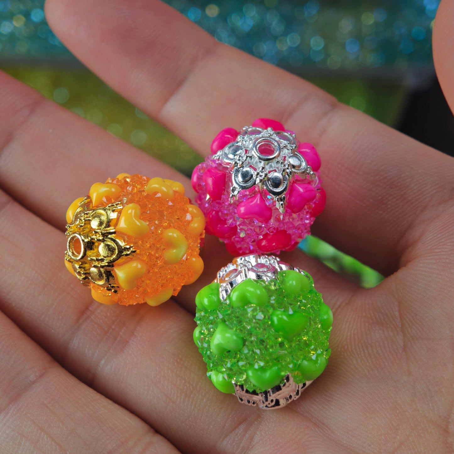 Video- [KM6993]- 21mm Love Heart Facny Sugar Beads