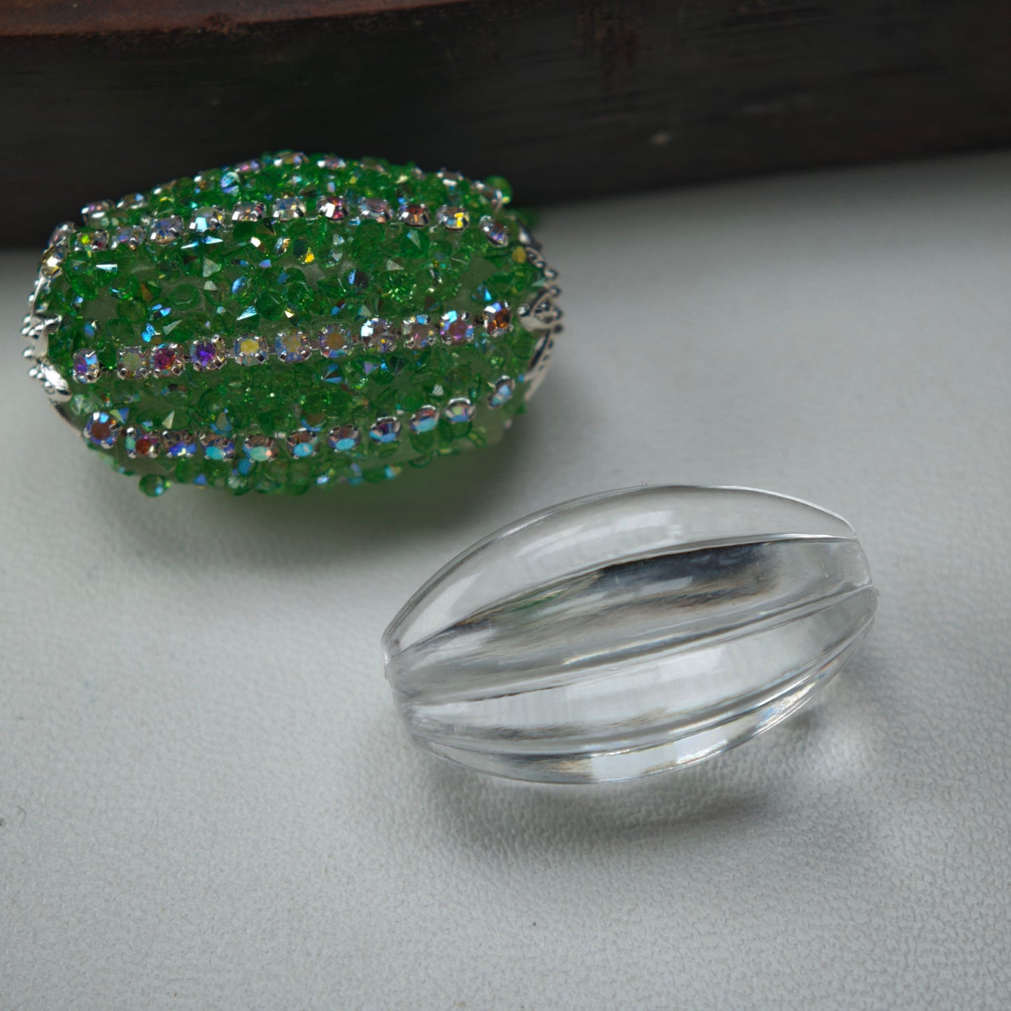 [KM6996]- 24mm*15mm Clear Olive Melon Ridge Based Beads, with 8 Melon Ridge
