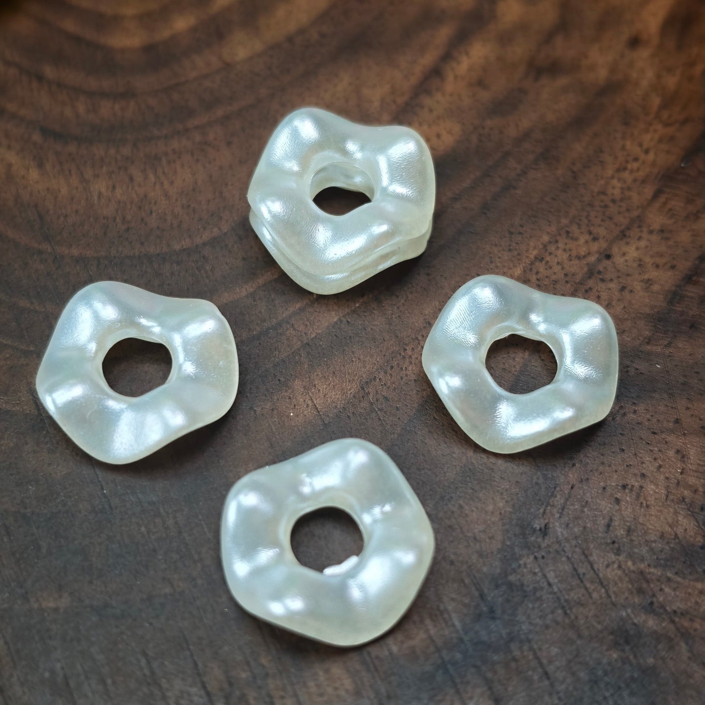 [KM5850]- 13mm Pearlescent Wavy Spacers, Acrylic Pearl Color Wavy Spacers Beads