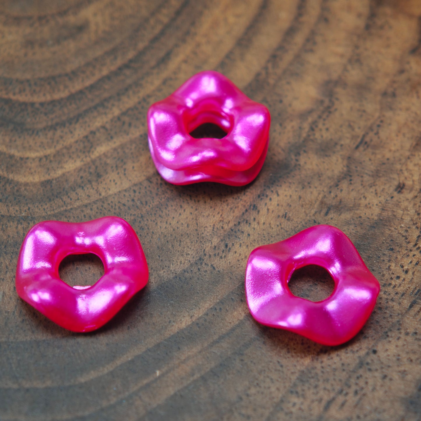 [KM5850]- 13mm Pearlescent Wavy Spacers, Acrylic Pearl Color Wavy Spacers Beads