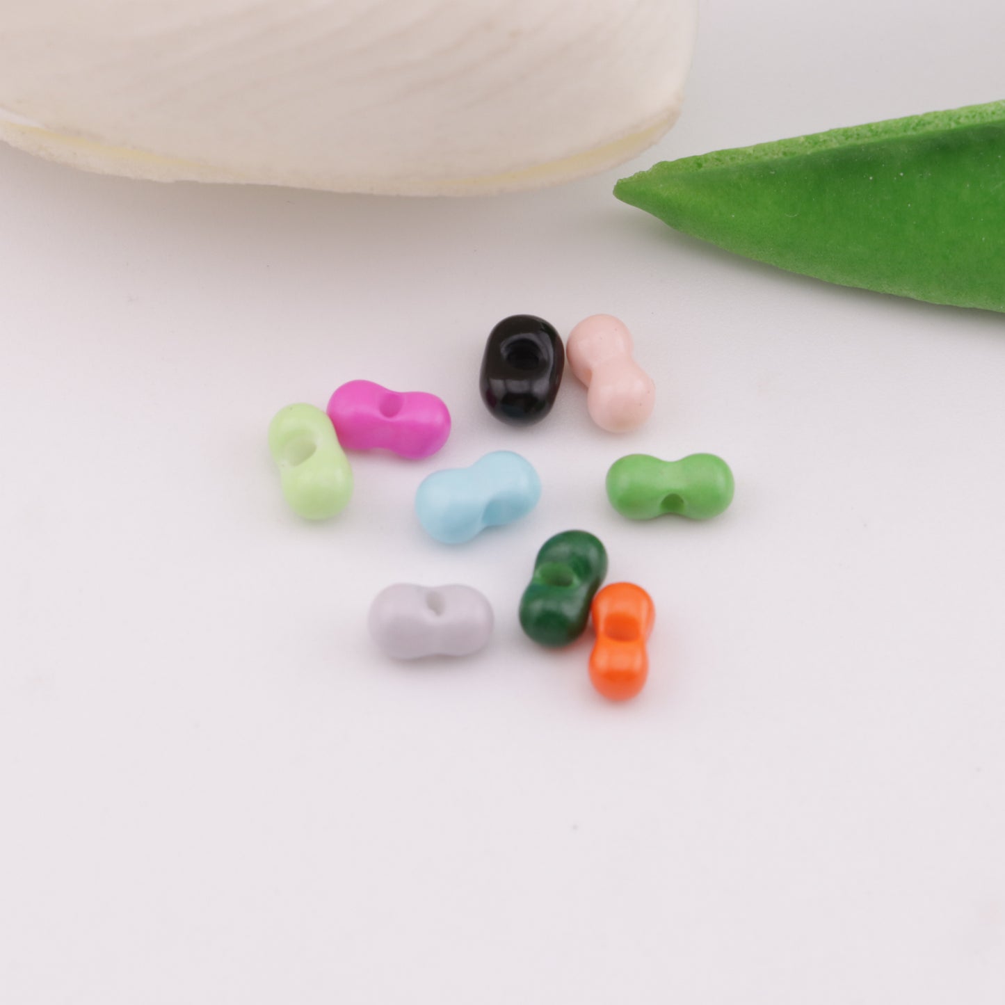 FS6038- 3×6Mm Glass Peanut Beads