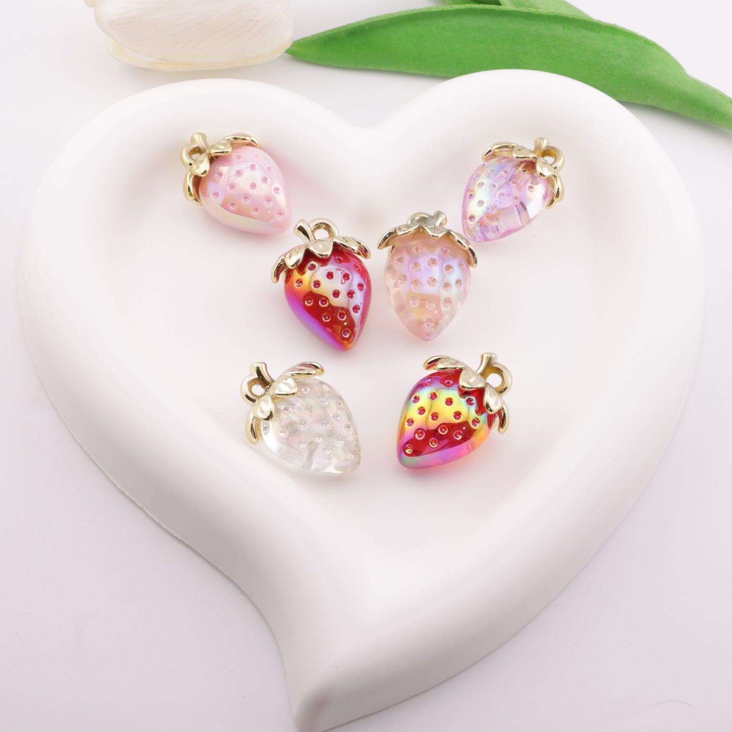 FS6139- Strawberry Pendant Strawberry Pendant