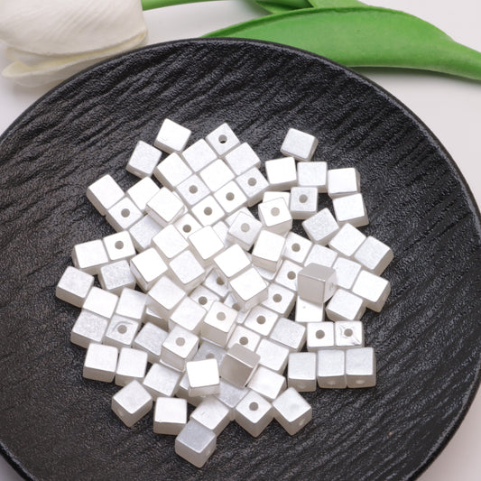 FS3897- 8.5mm Pearl Cubes Beads - Can Pass Through A Pen