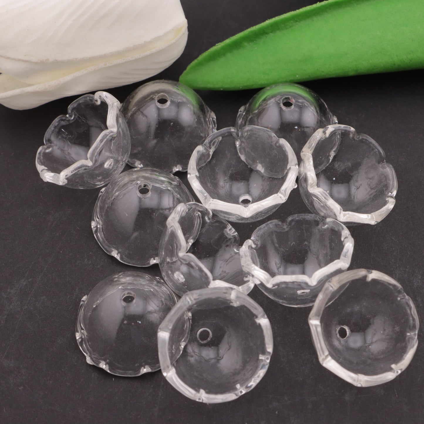 FS3028- 18×22mm Half Round Beads With Wavy Edges