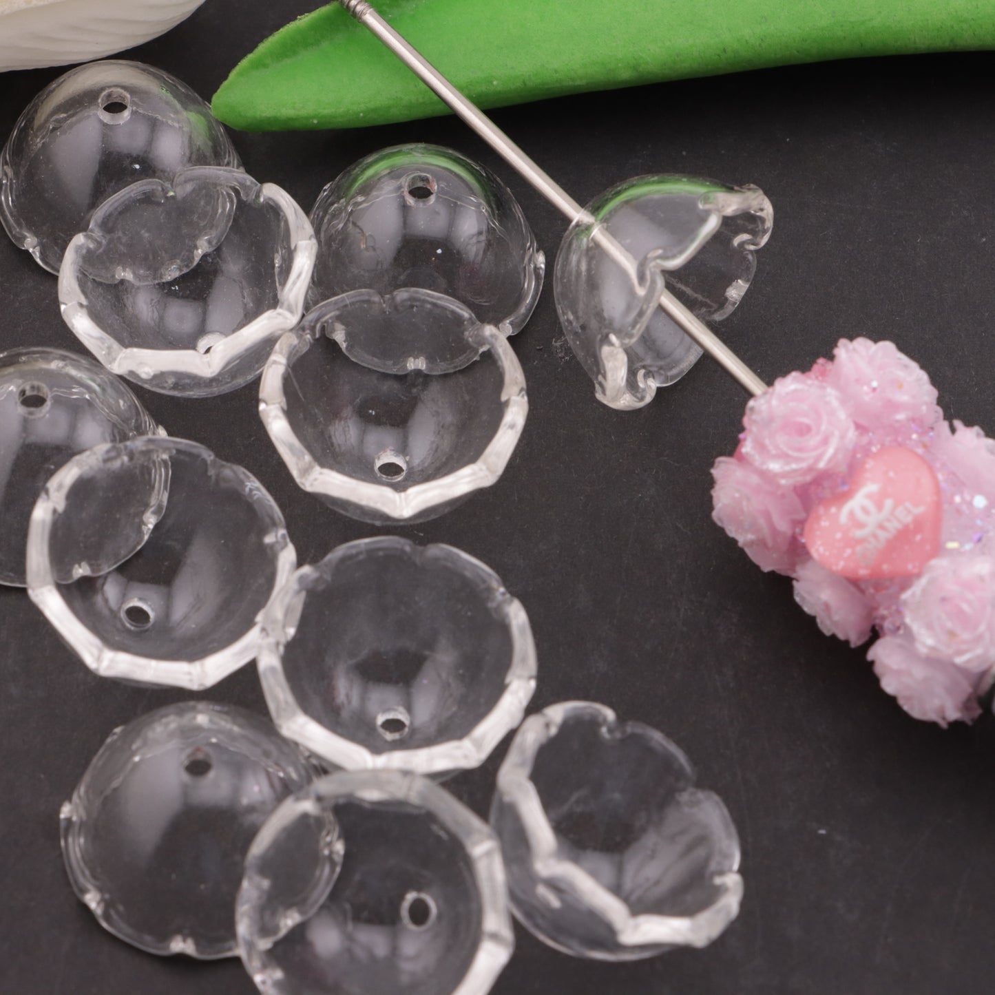 FS3028- 18×22mm Half Round Beads With Wavy Edges