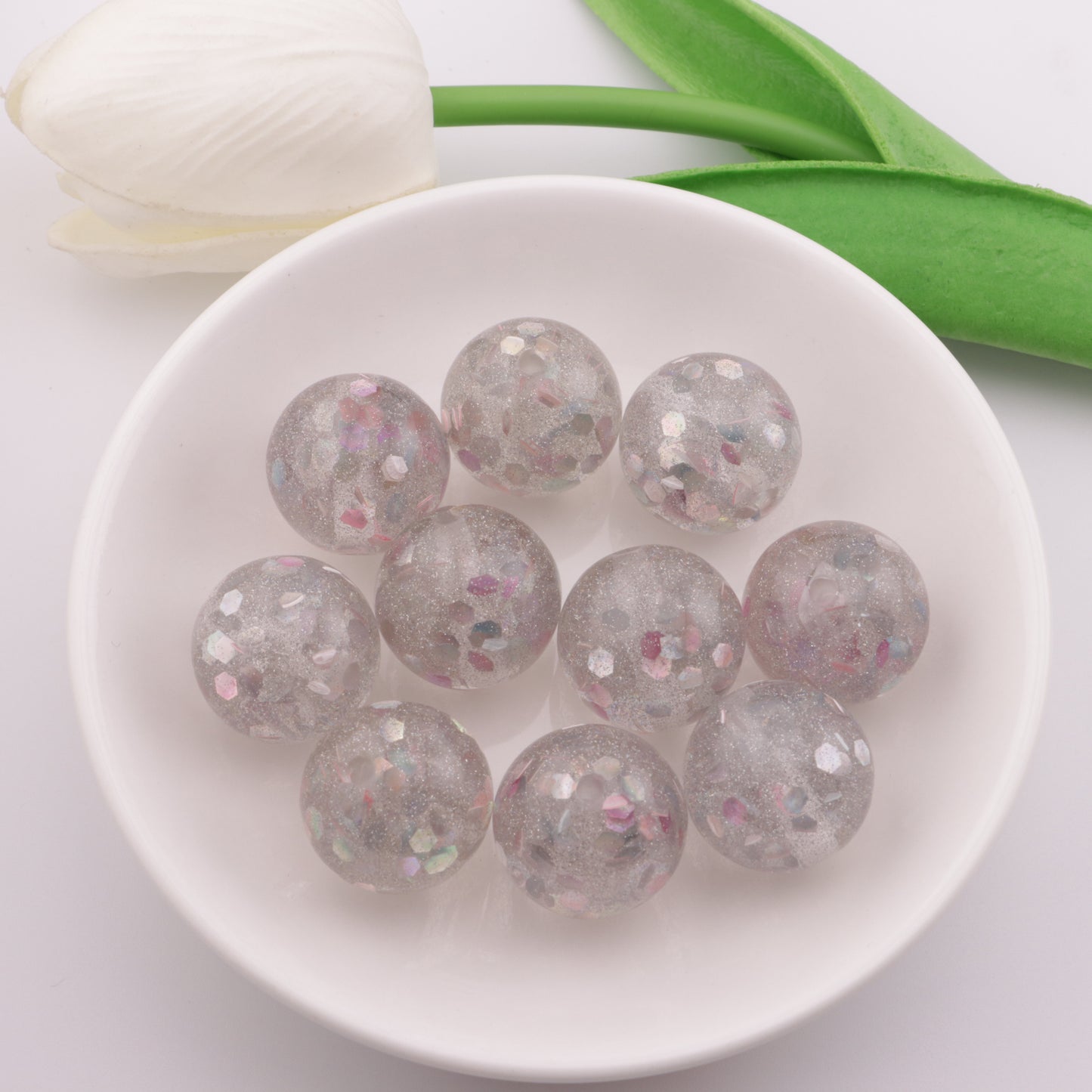 FS3538- 20mm Glitter Resin Beads