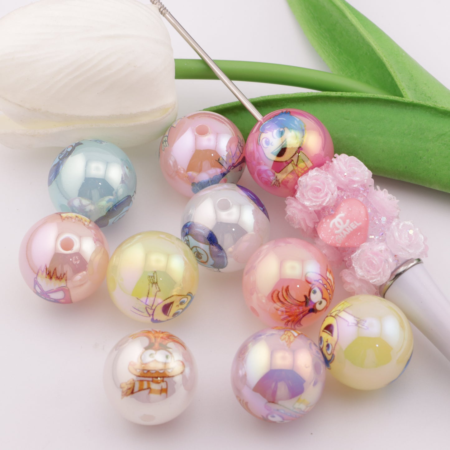 FS1191- 20mm Brainstorming Cartoon Print Beads
